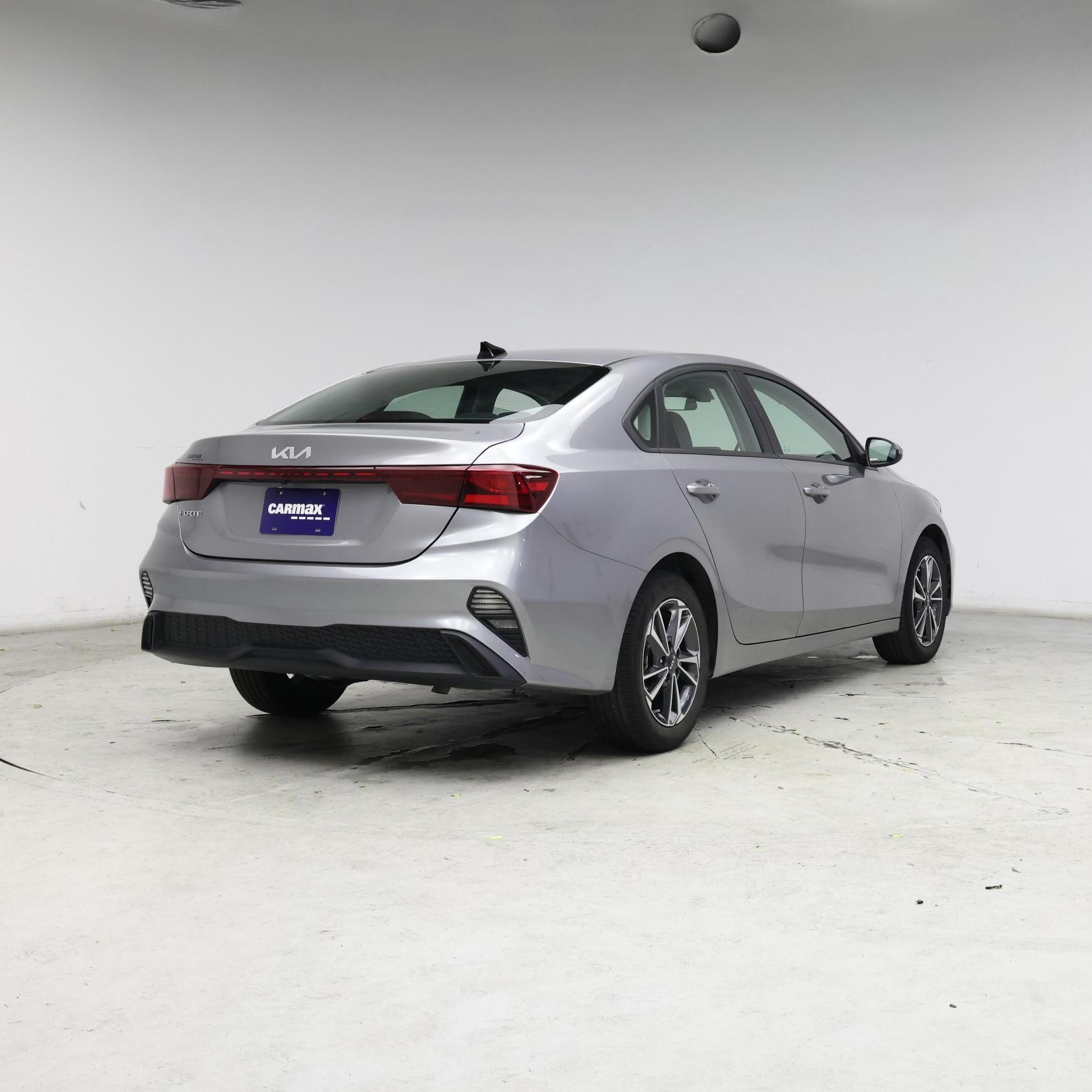 Thumbnail: 2023 Kia Forte - 8