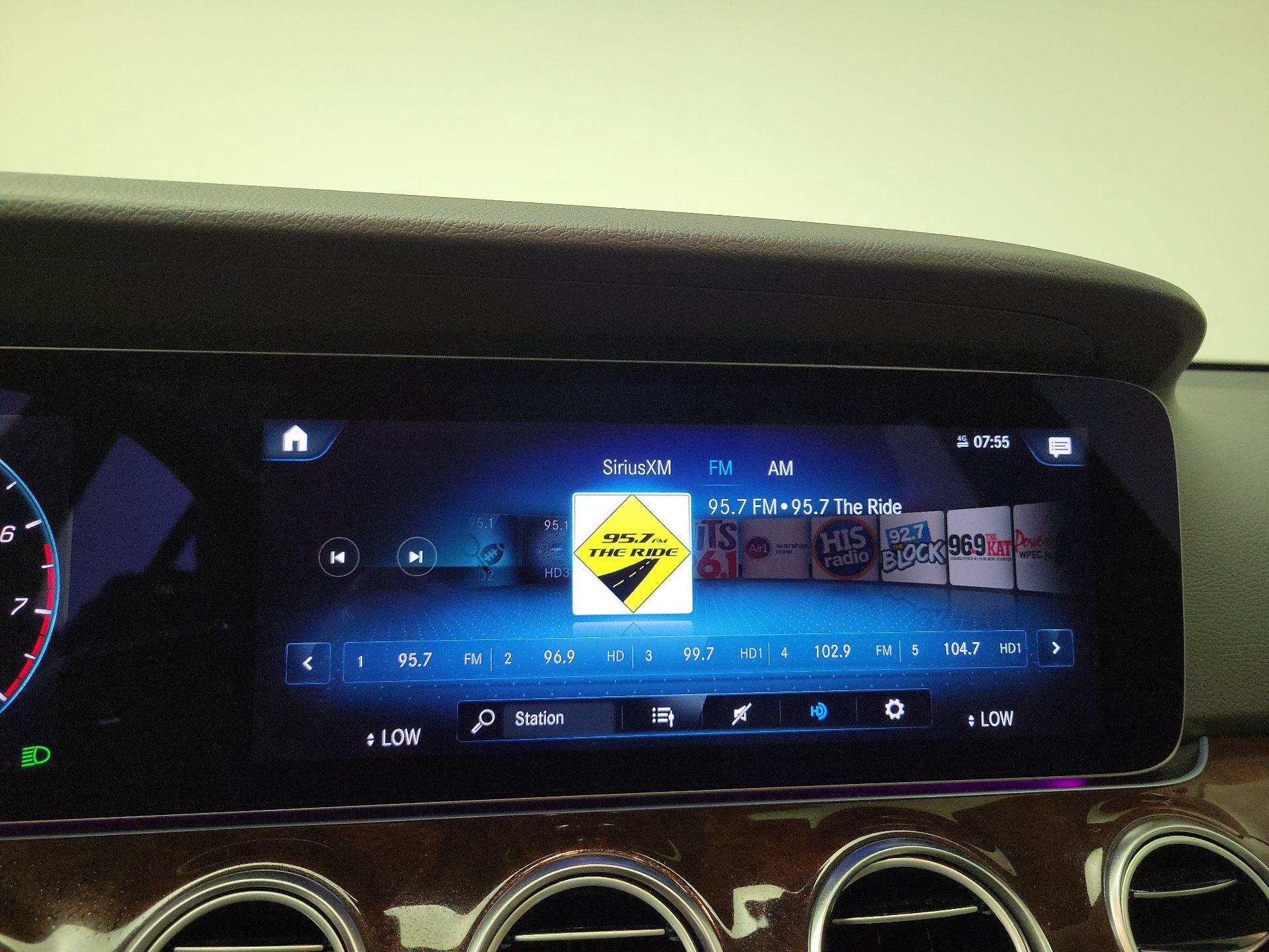 Thumbnail: 2022 Mercedes-Benz E-Class - 16