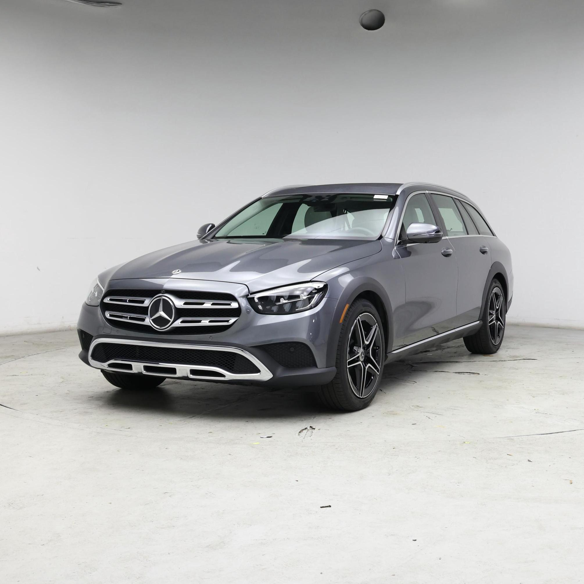 Thumbnail: 2022 Mercedes-Benz E-Class - 4