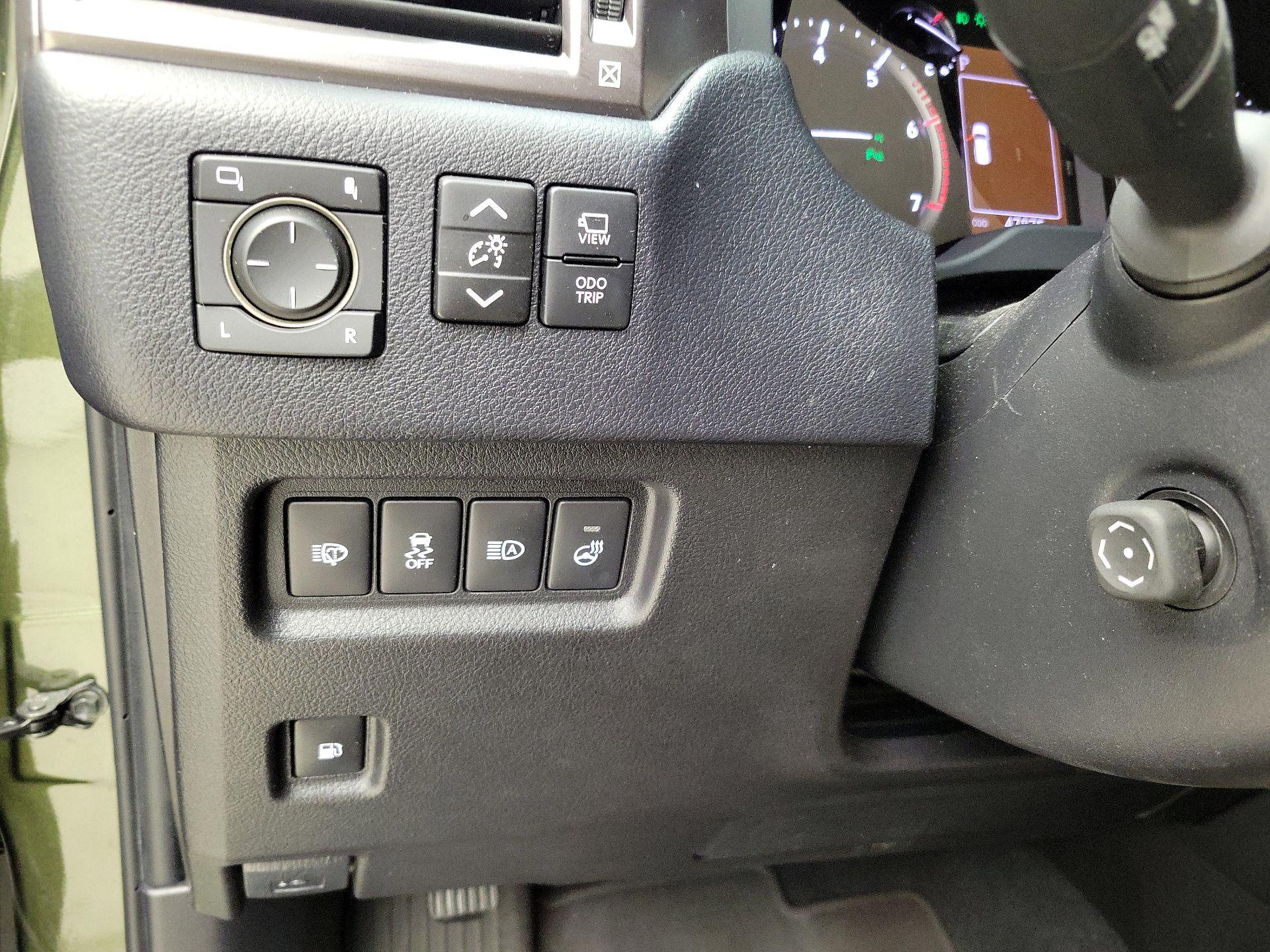 Thumbnail: 2023 Lexus GX - 13