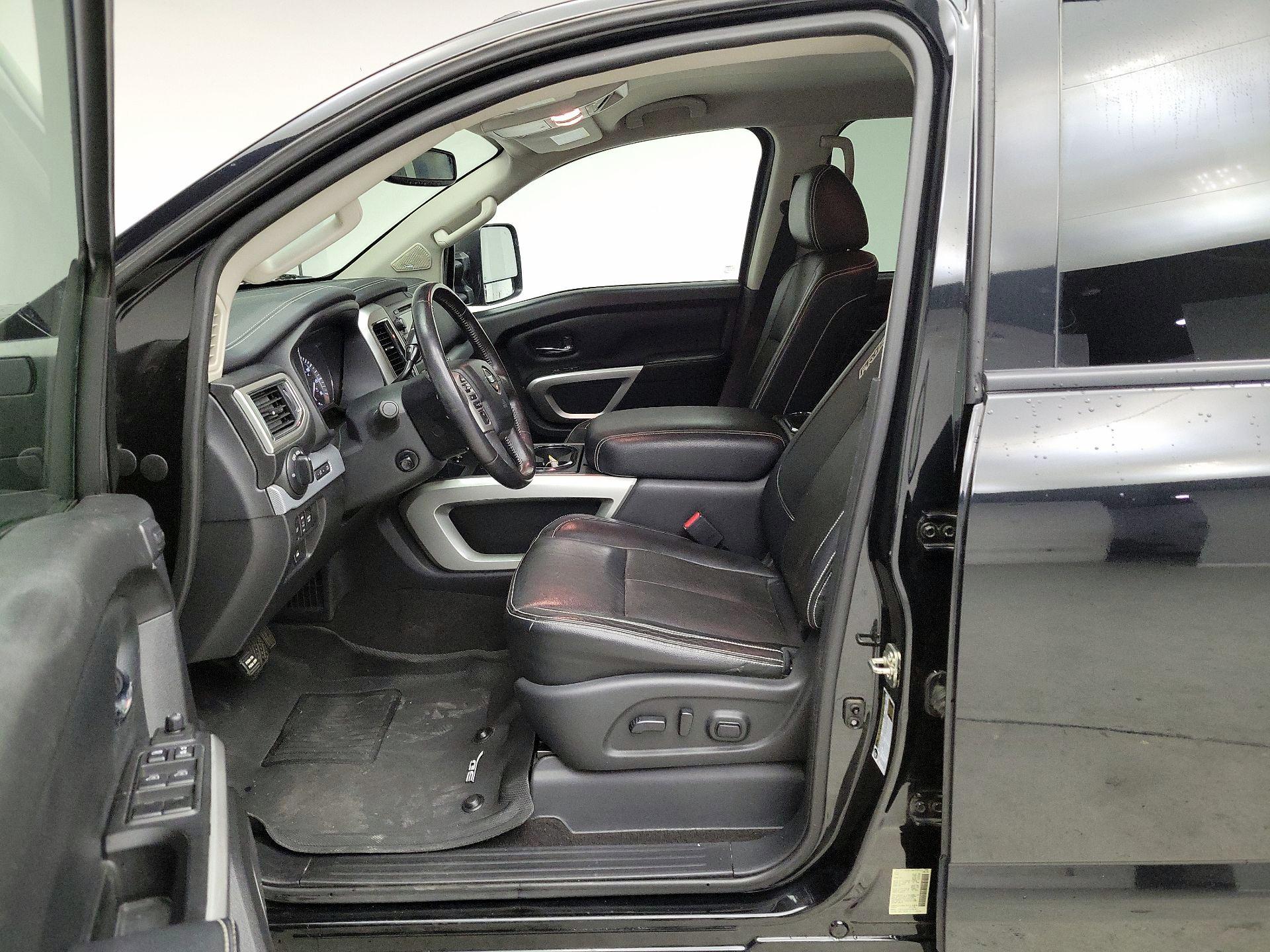 Thumbnail: 2019 Nissan Titan - 11