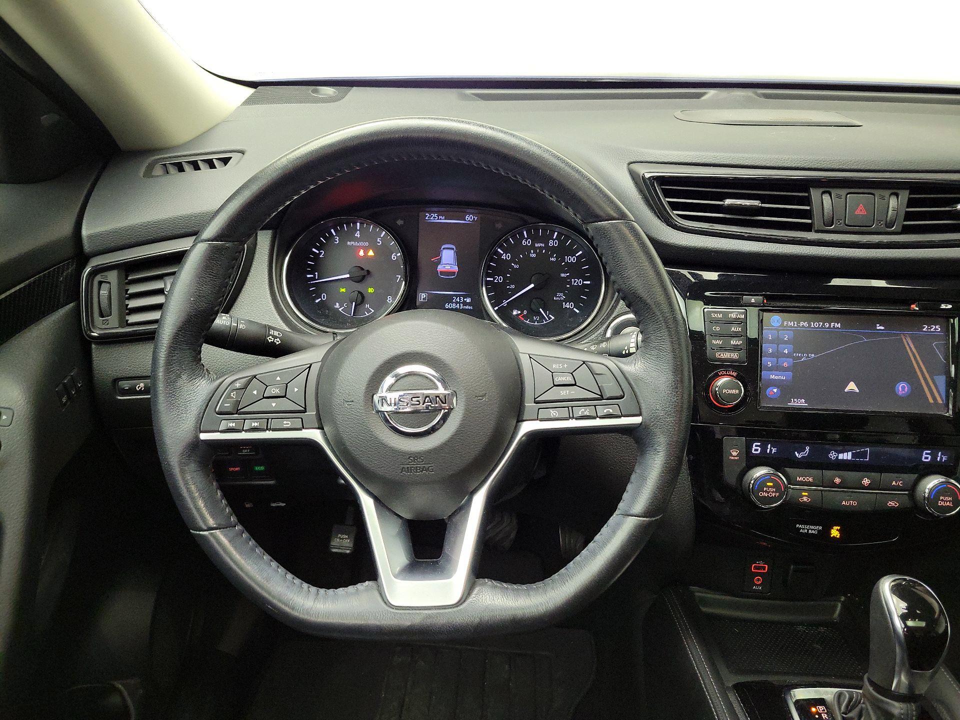 Thumbnail: 2017 Nissan Rogue - 10