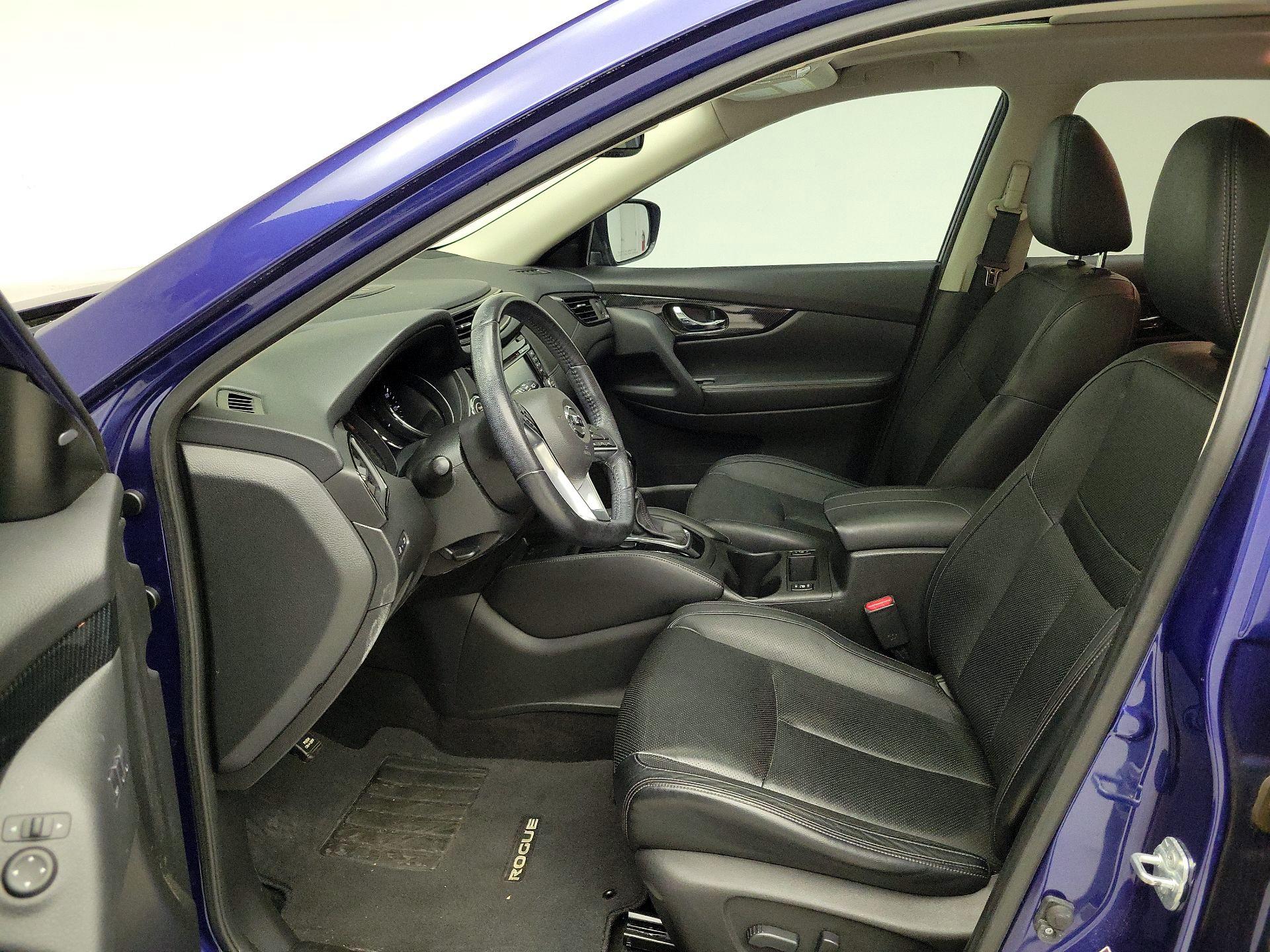 Thumbnail: 2017 Nissan Rogue - 11