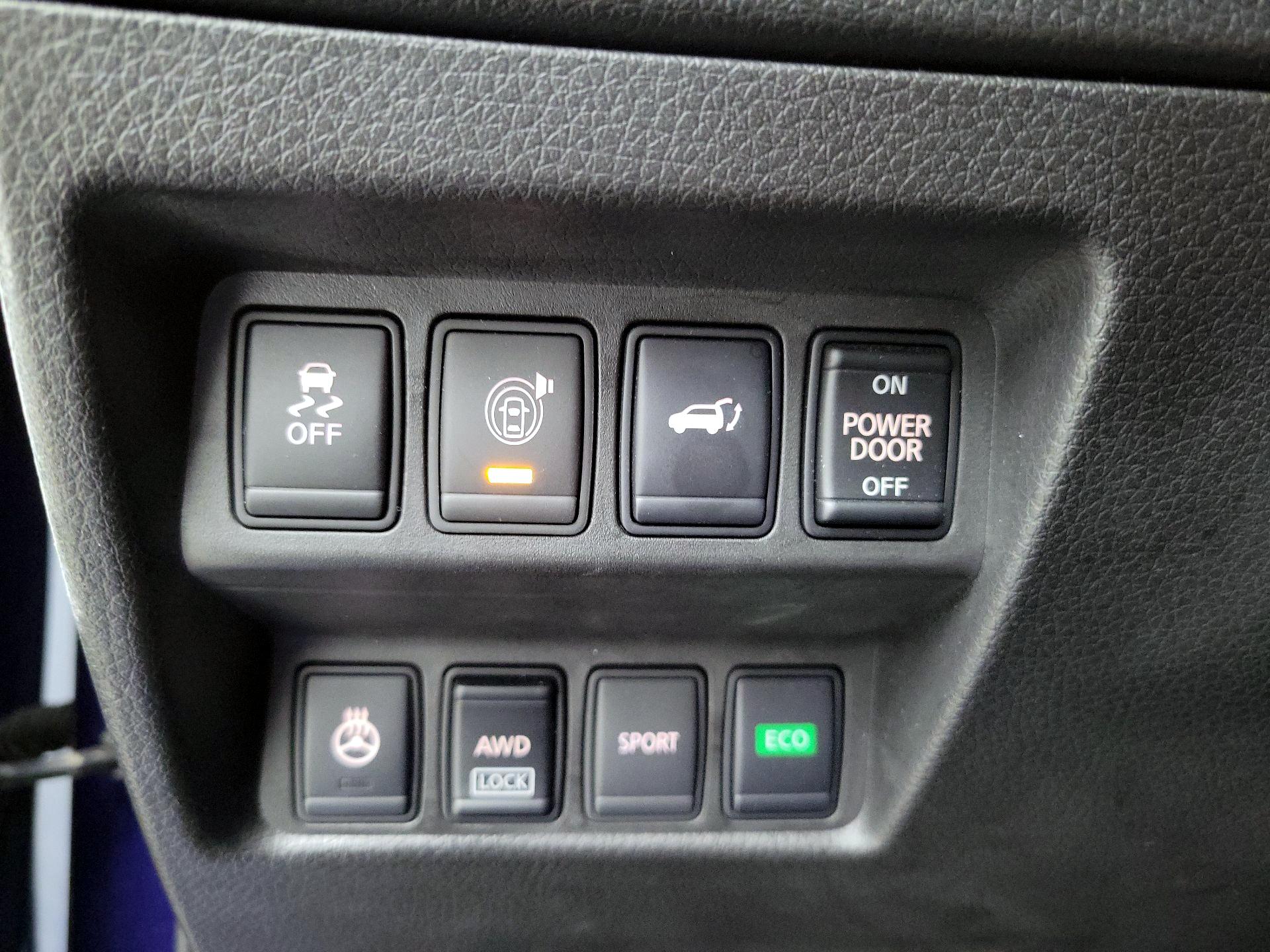 Thumbnail: 2017 Nissan Rogue - 13