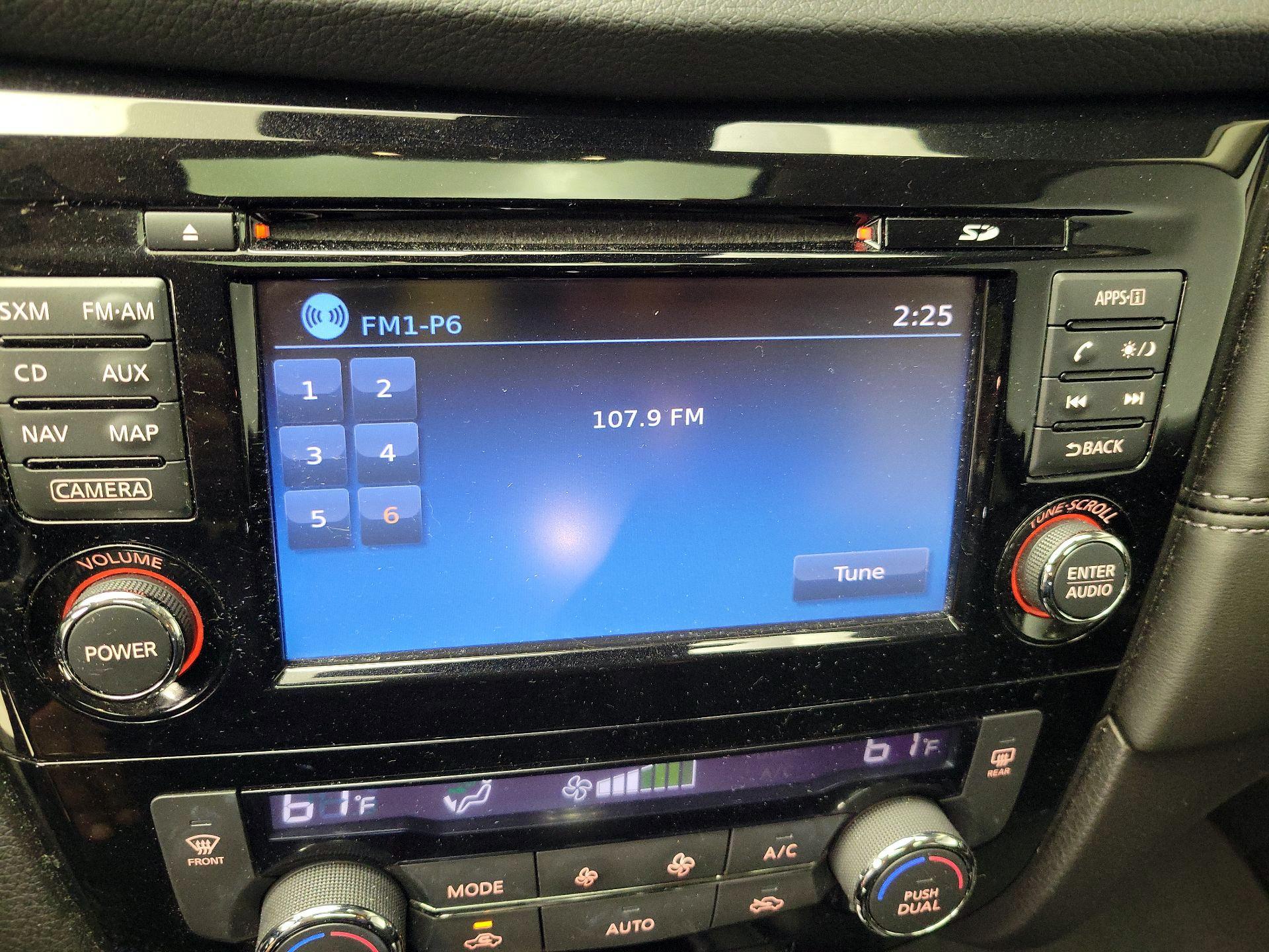 Thumbnail: 2017 Nissan Rogue - 16