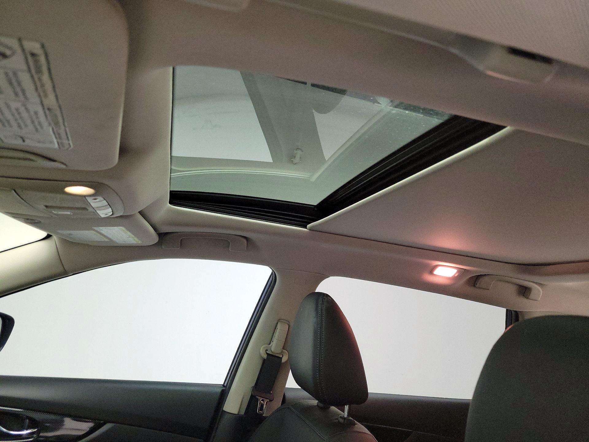 Thumbnail: 2017 Nissan Rogue - 20