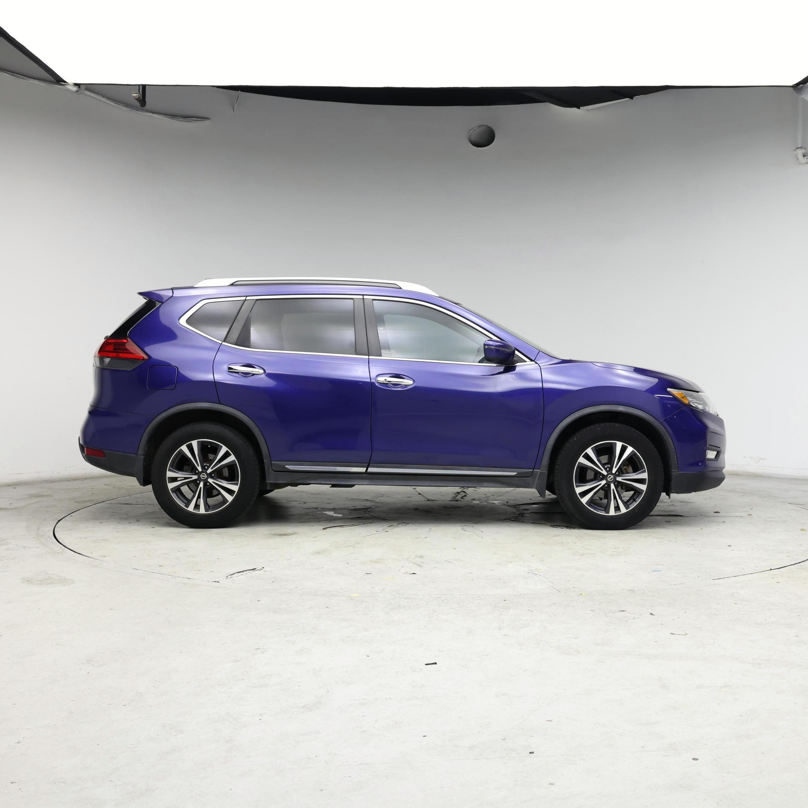 Thumbnail: 2017 Nissan Rogue - 7