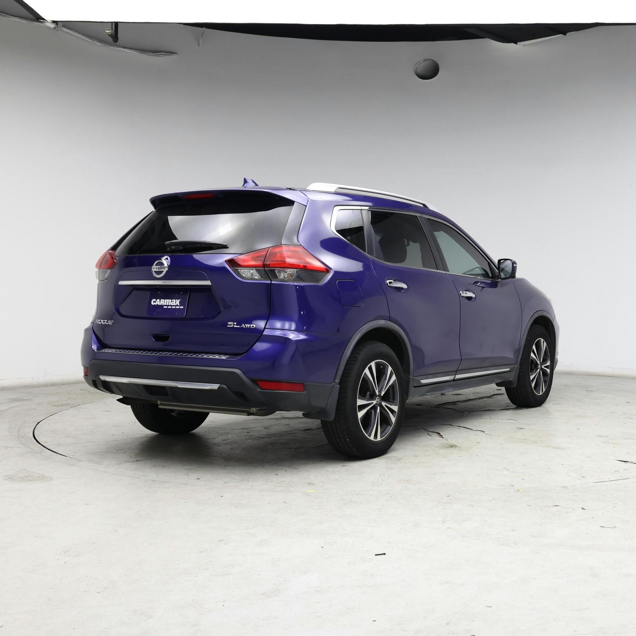 Thumbnail: 2017 Nissan Rogue - 8