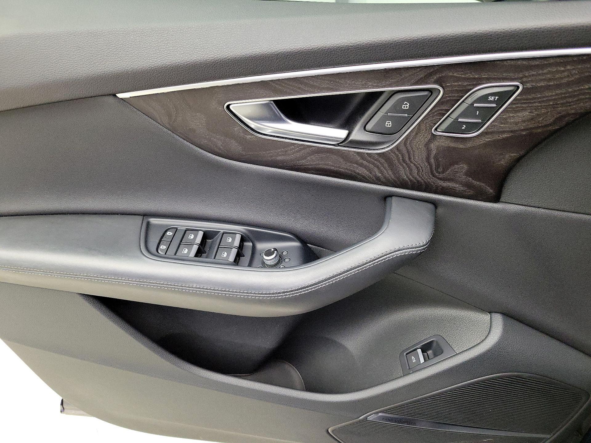 Thumbnail: 2021 Audi Q7 - 12