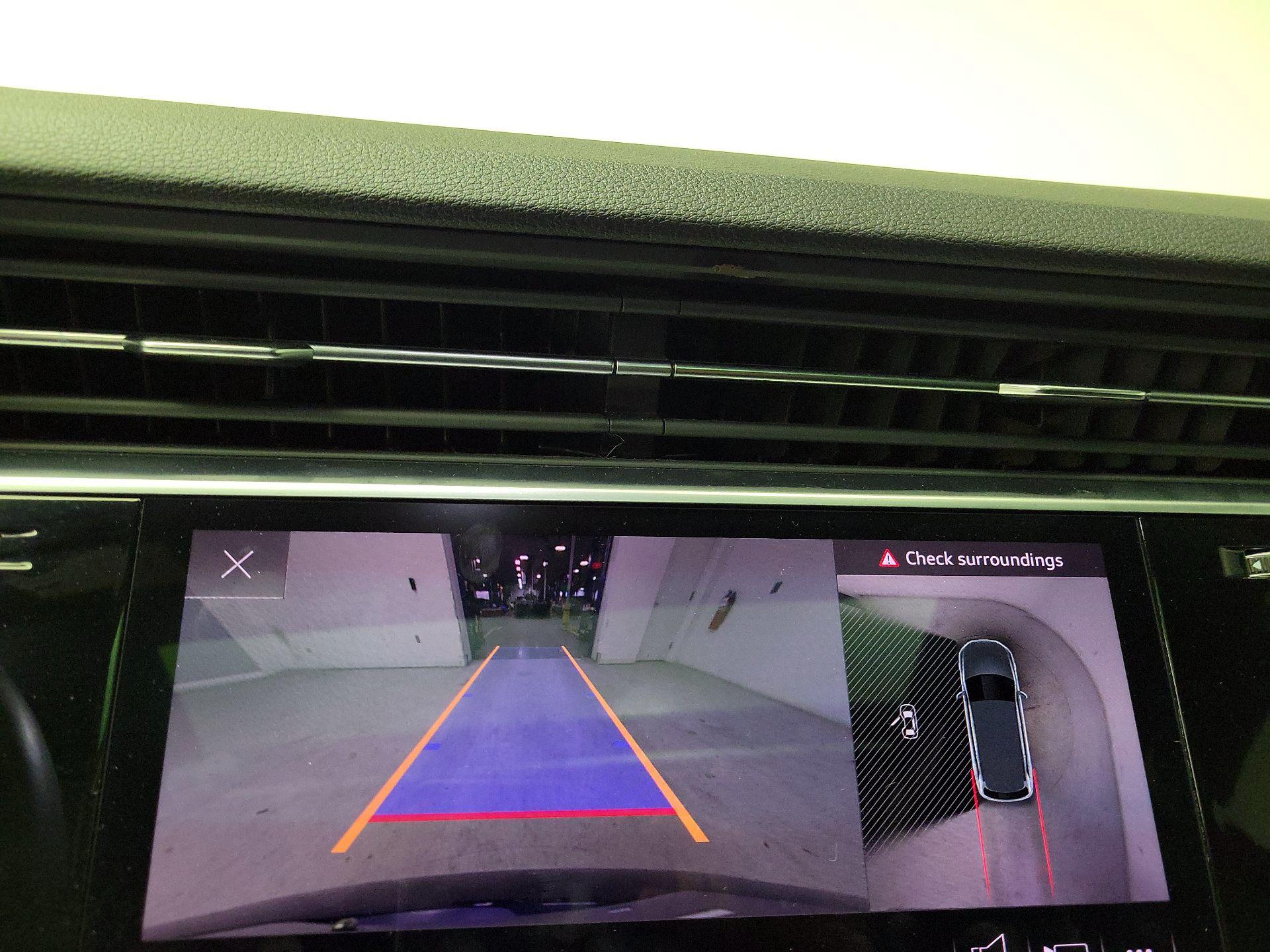 Thumbnail: 2021 Audi Q7 - 15