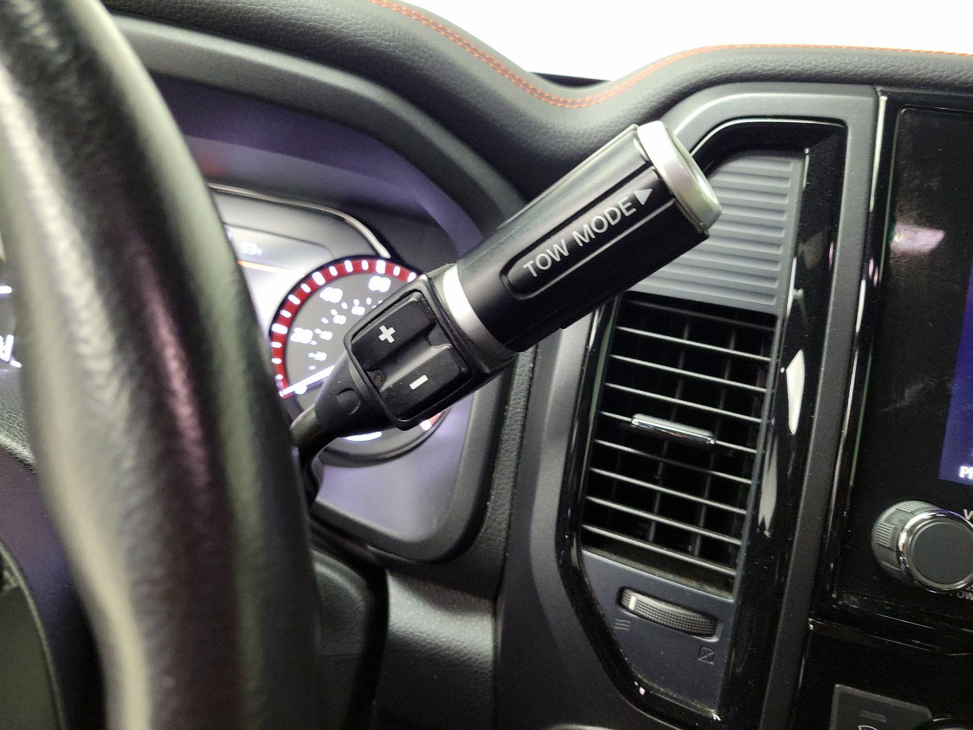 Thumbnail: 2020 Nissan Titan - 18