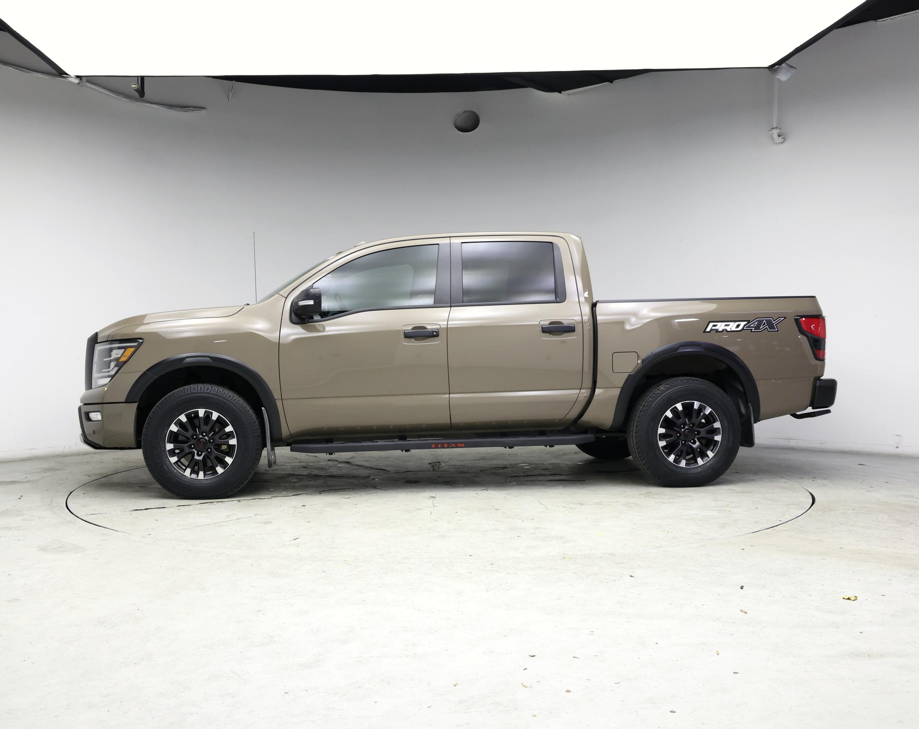 Thumbnail: 2020 Nissan Titan - 3
