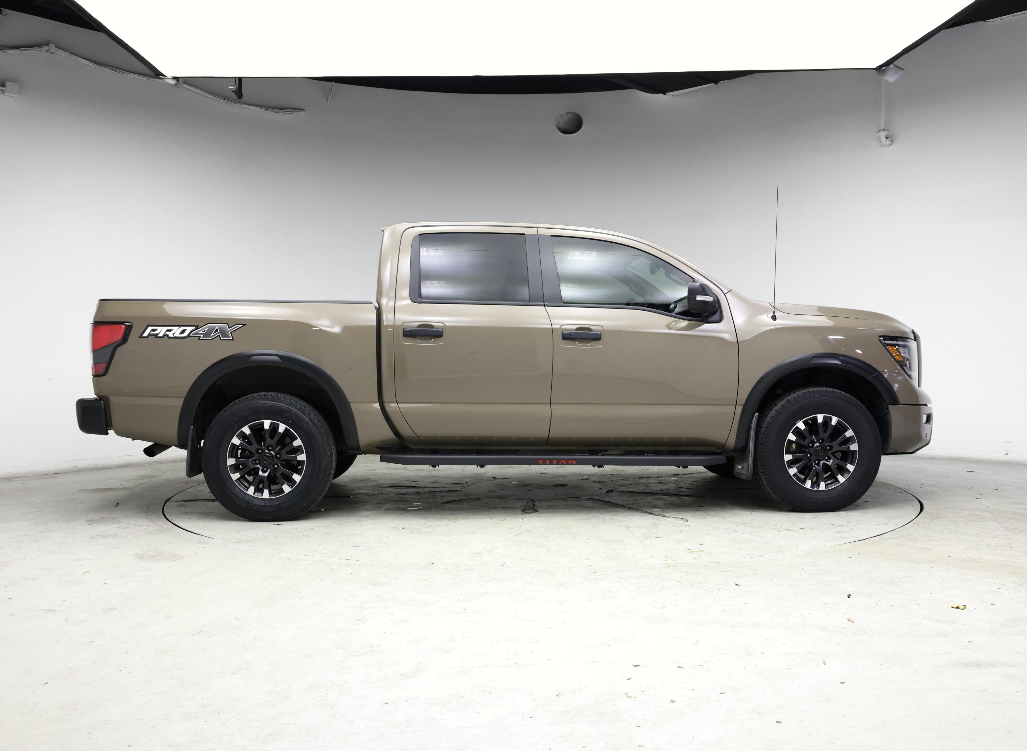 Thumbnail: 2020 Nissan Titan - 7