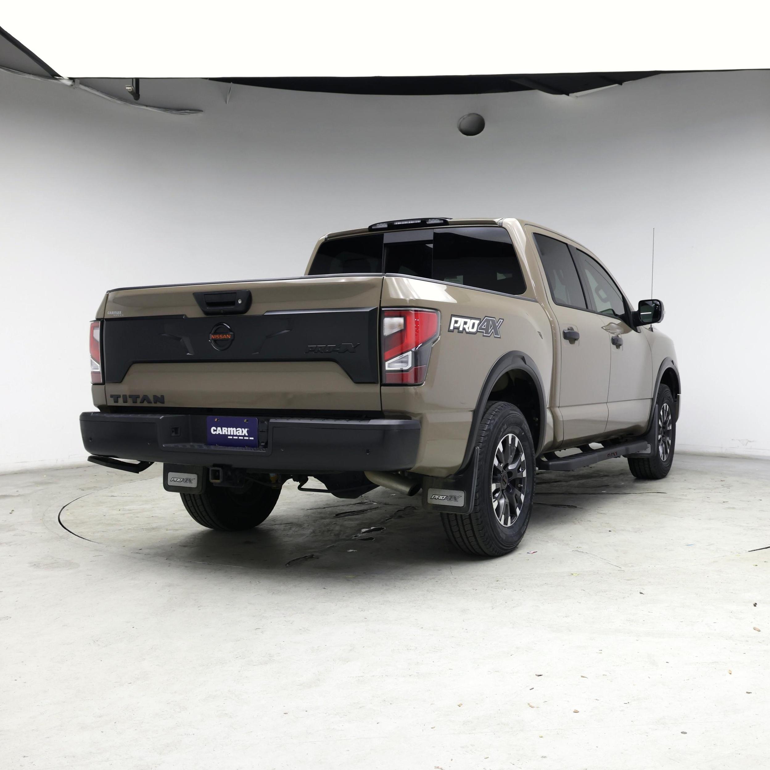 Thumbnail: 2020 Nissan Titan - 8