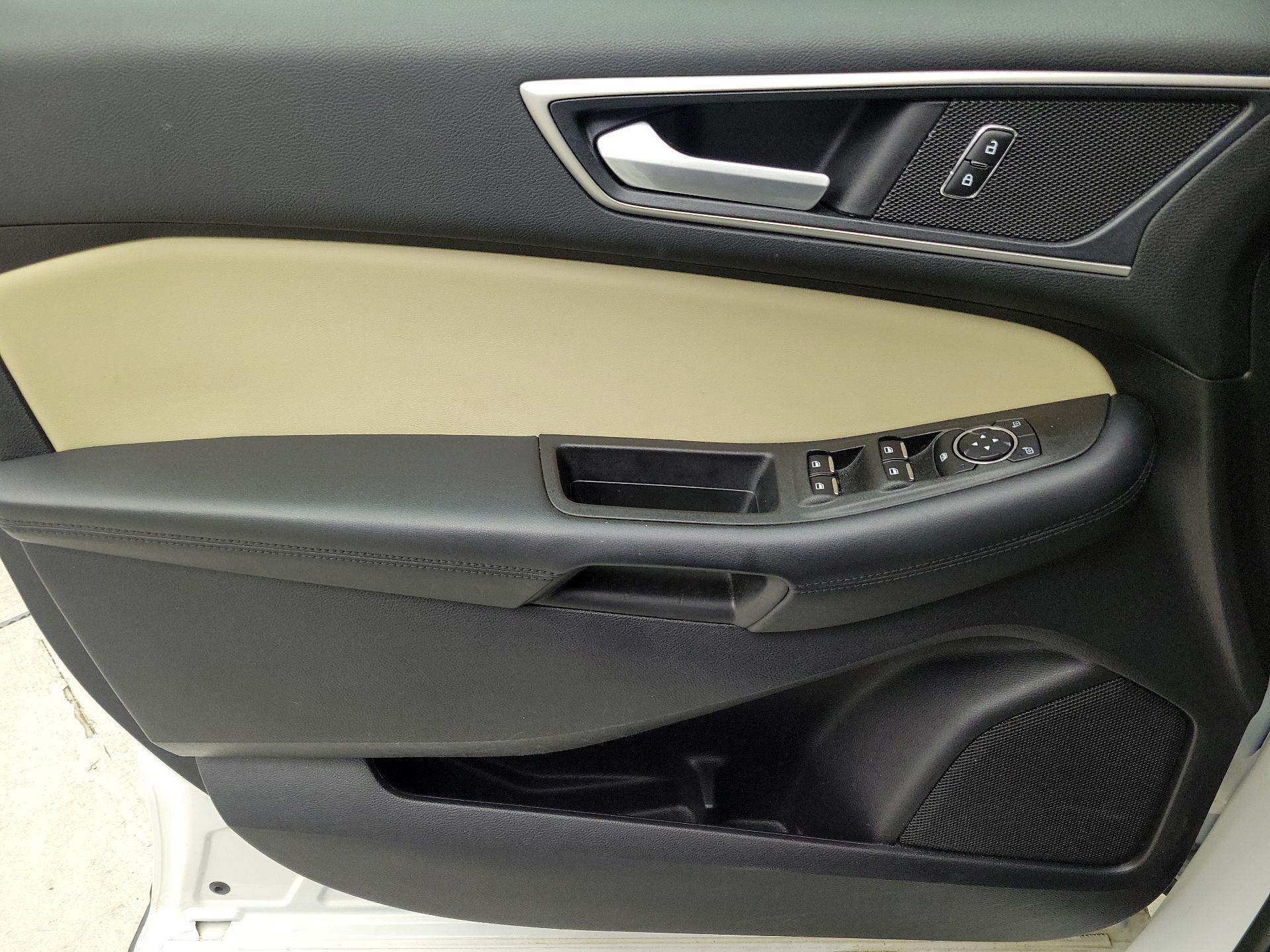 Thumbnail: 2021 Ford Edge - 12