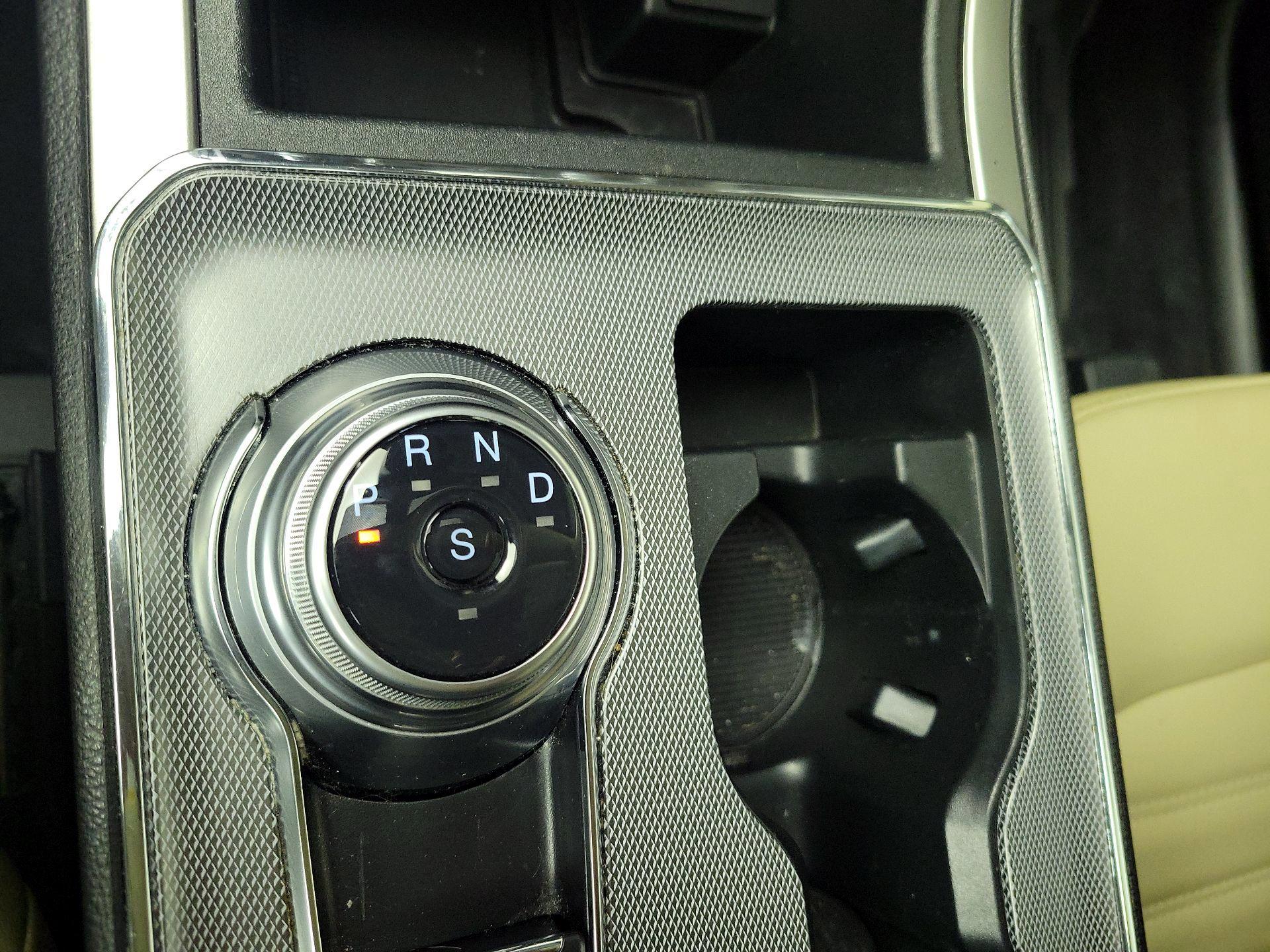 Thumbnail: 2021 Ford Edge - 17