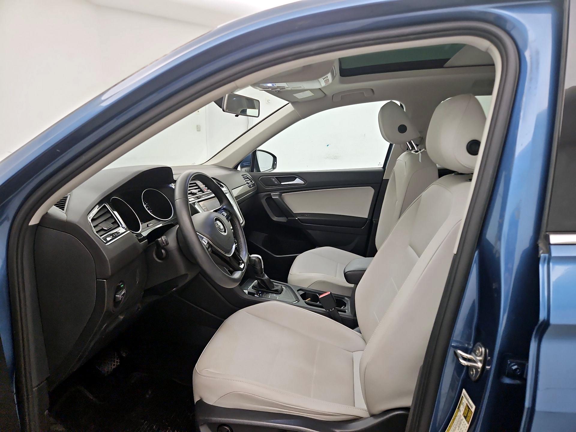 Thumbnail: 2020 Volkswagen Tiguan - 11