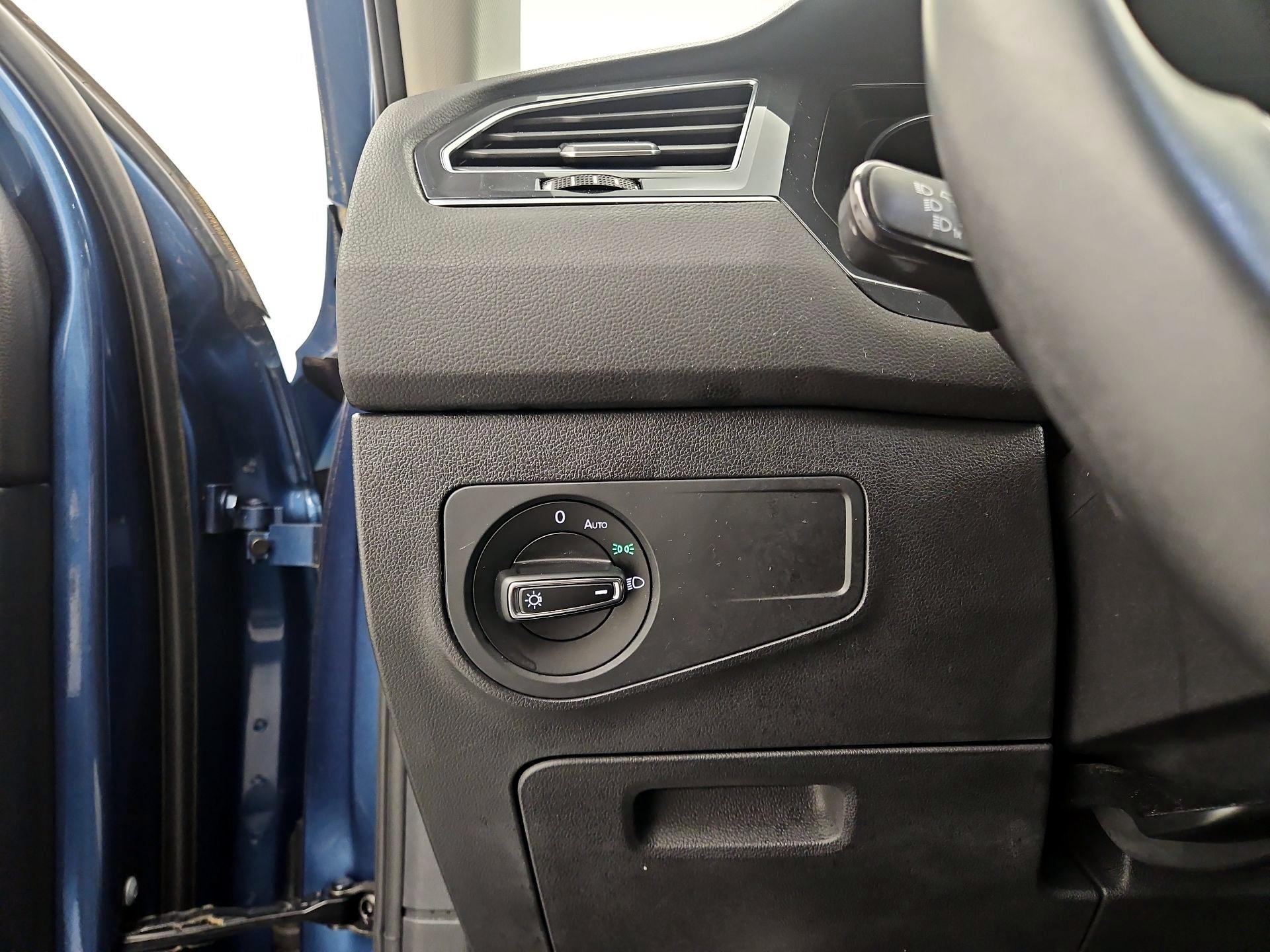 Thumbnail: 2020 Volkswagen Tiguan - 13