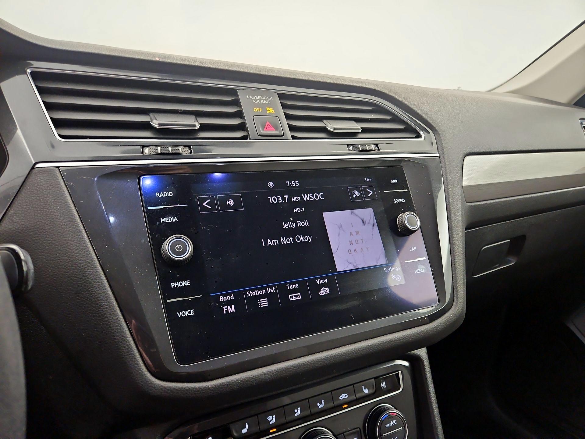 Thumbnail: 2020 Volkswagen Tiguan - 15