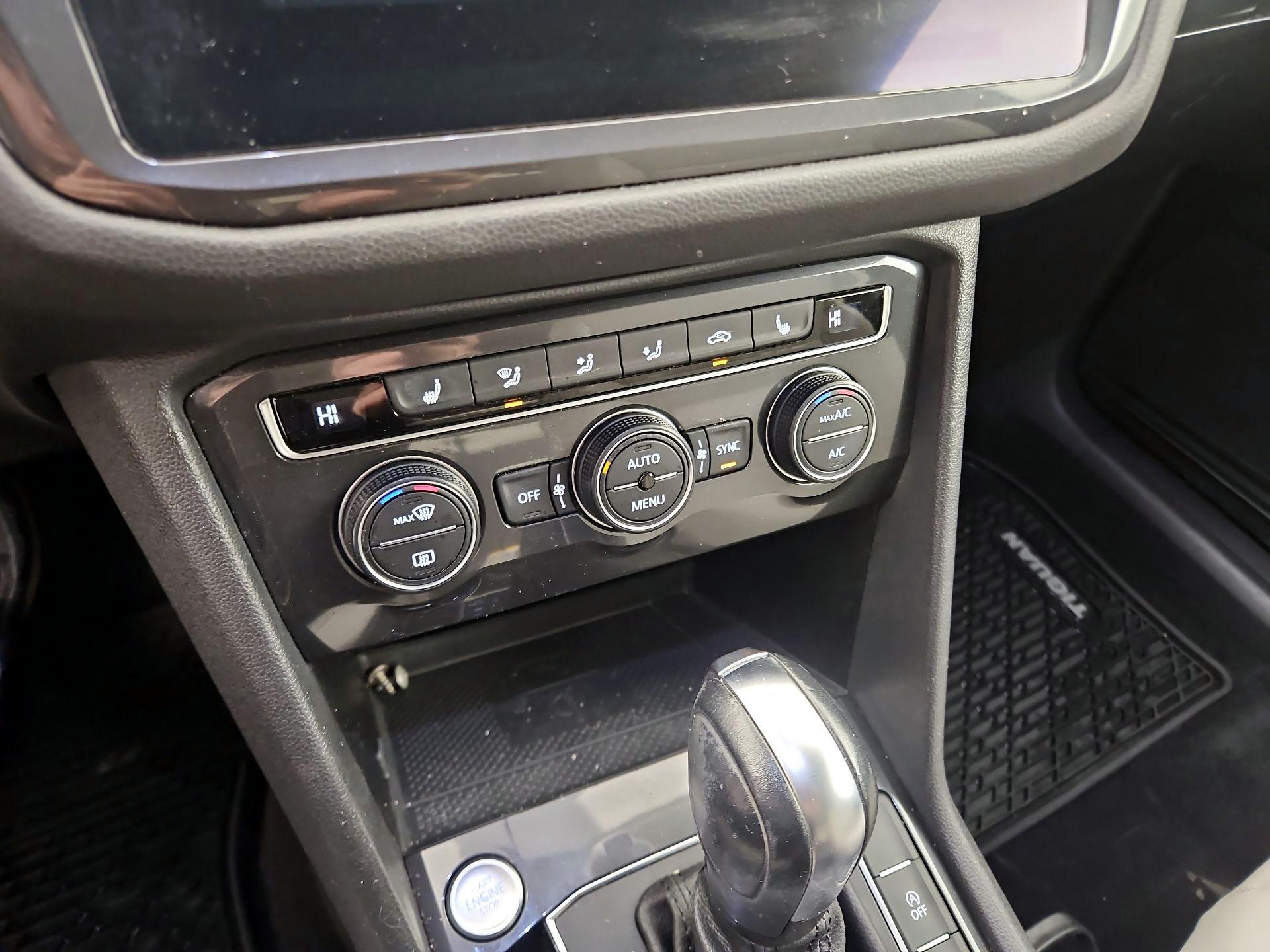 Thumbnail: 2020 Volkswagen Tiguan - 16