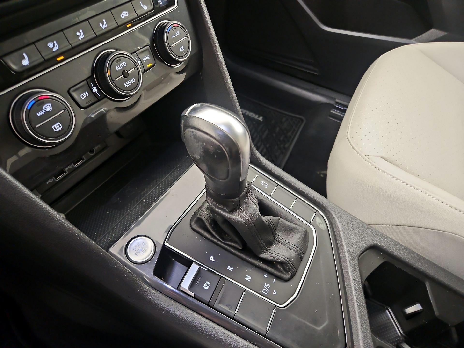 Thumbnail: 2020 Volkswagen Tiguan - 17