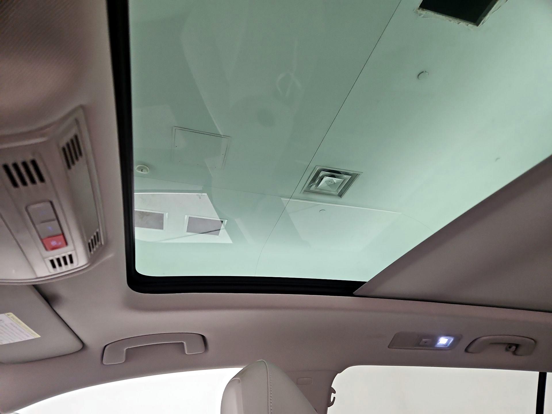 Thumbnail: 2020 Volkswagen Tiguan - 19