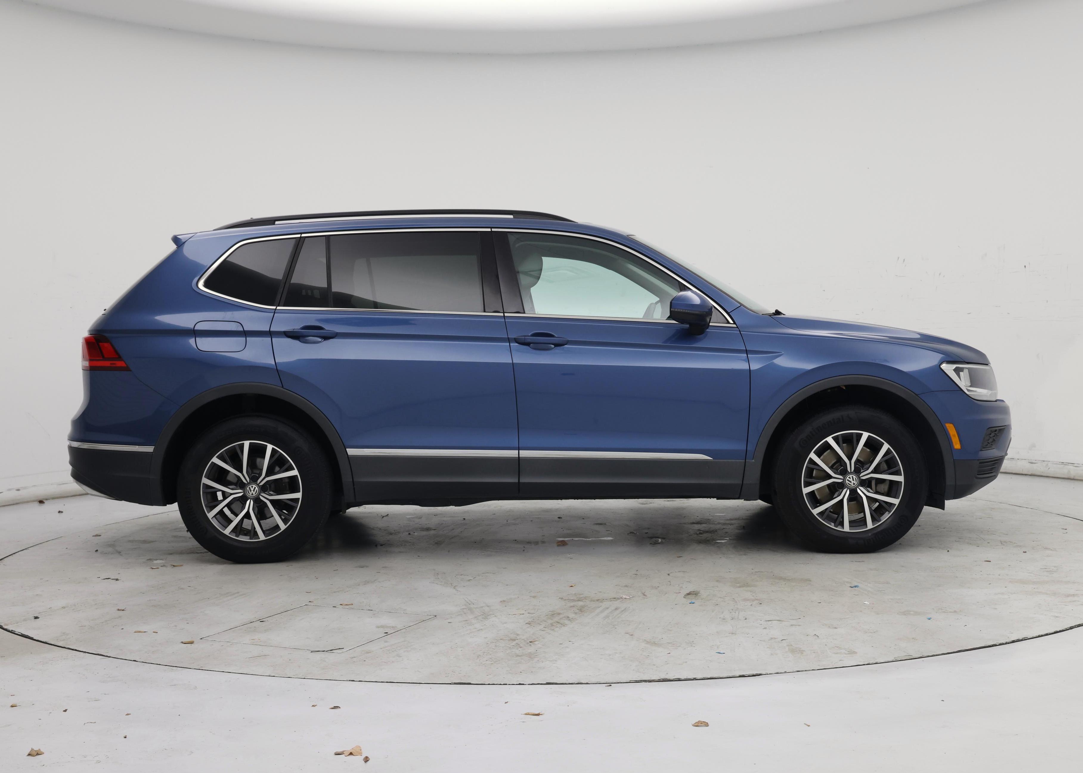Thumbnail: 2020 Volkswagen Tiguan - 7