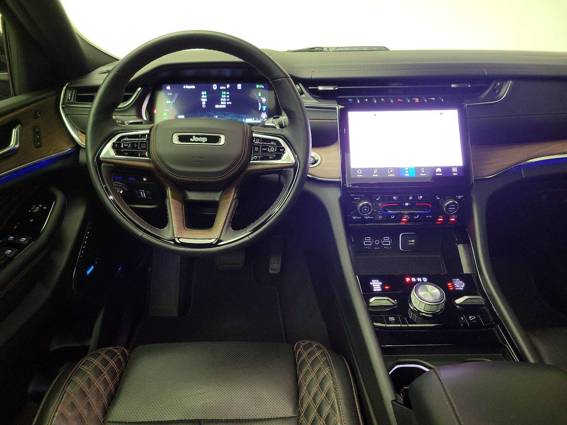 Thumbnail: 2024 Jeep Grand Cherokee - 10