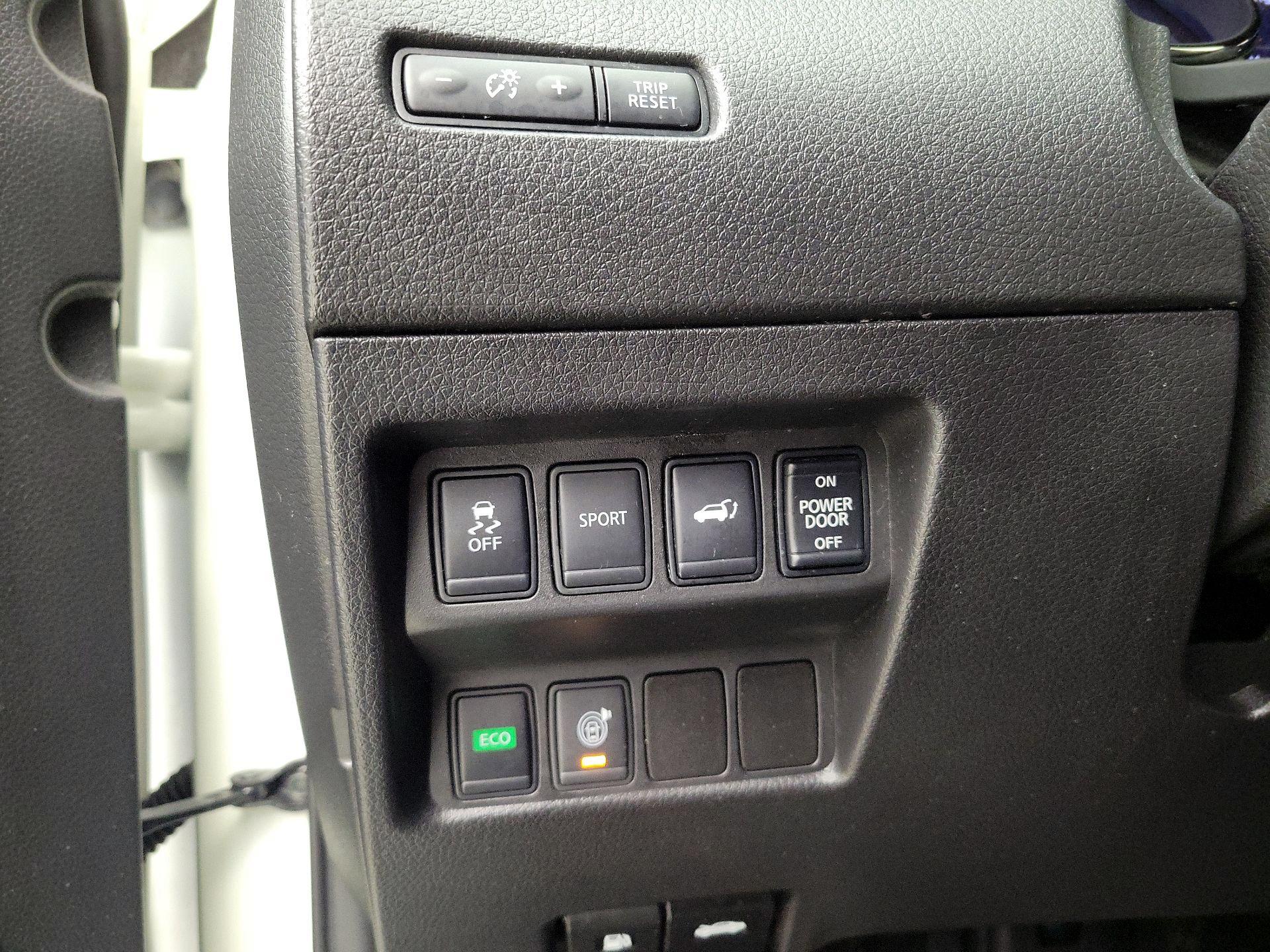 Thumbnail: 2016 Nissan Rogue - 13