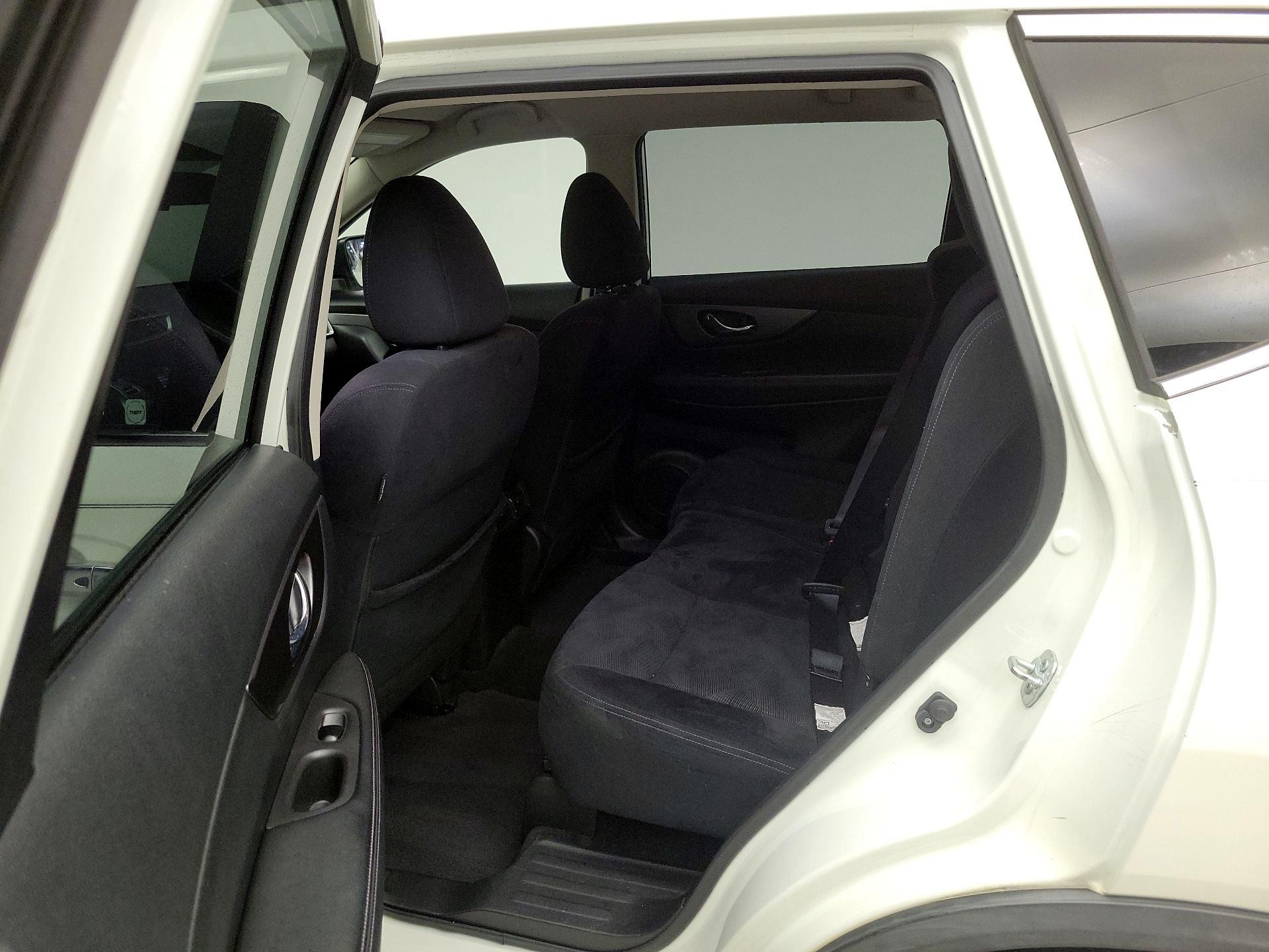 Thumbnail: 2016 Nissan Rogue - 20