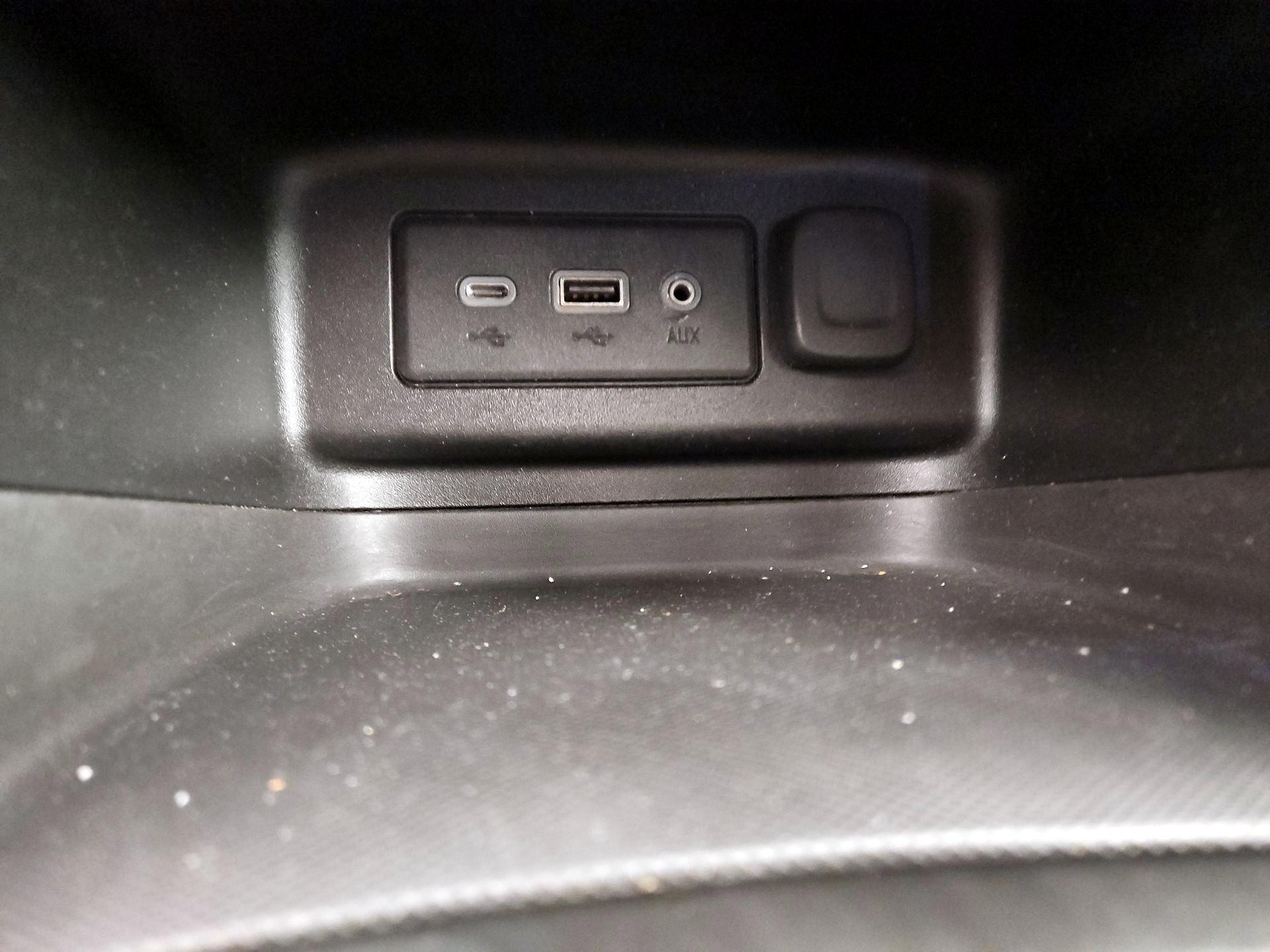 Thumbnail: 2019 Chevrolet Equinox - 18