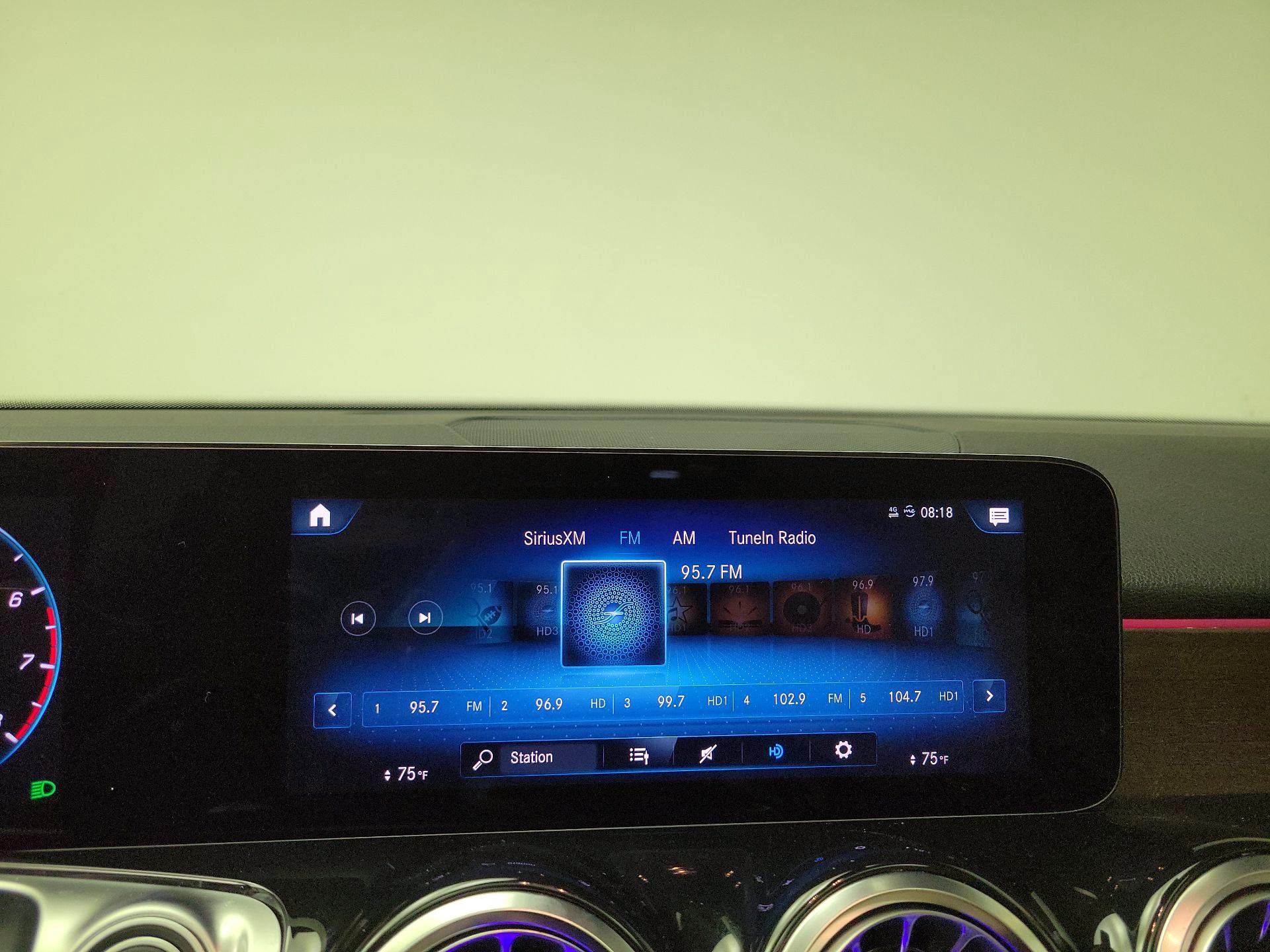 Thumbnail: 2023 Mercedes-Benz GLB - 15