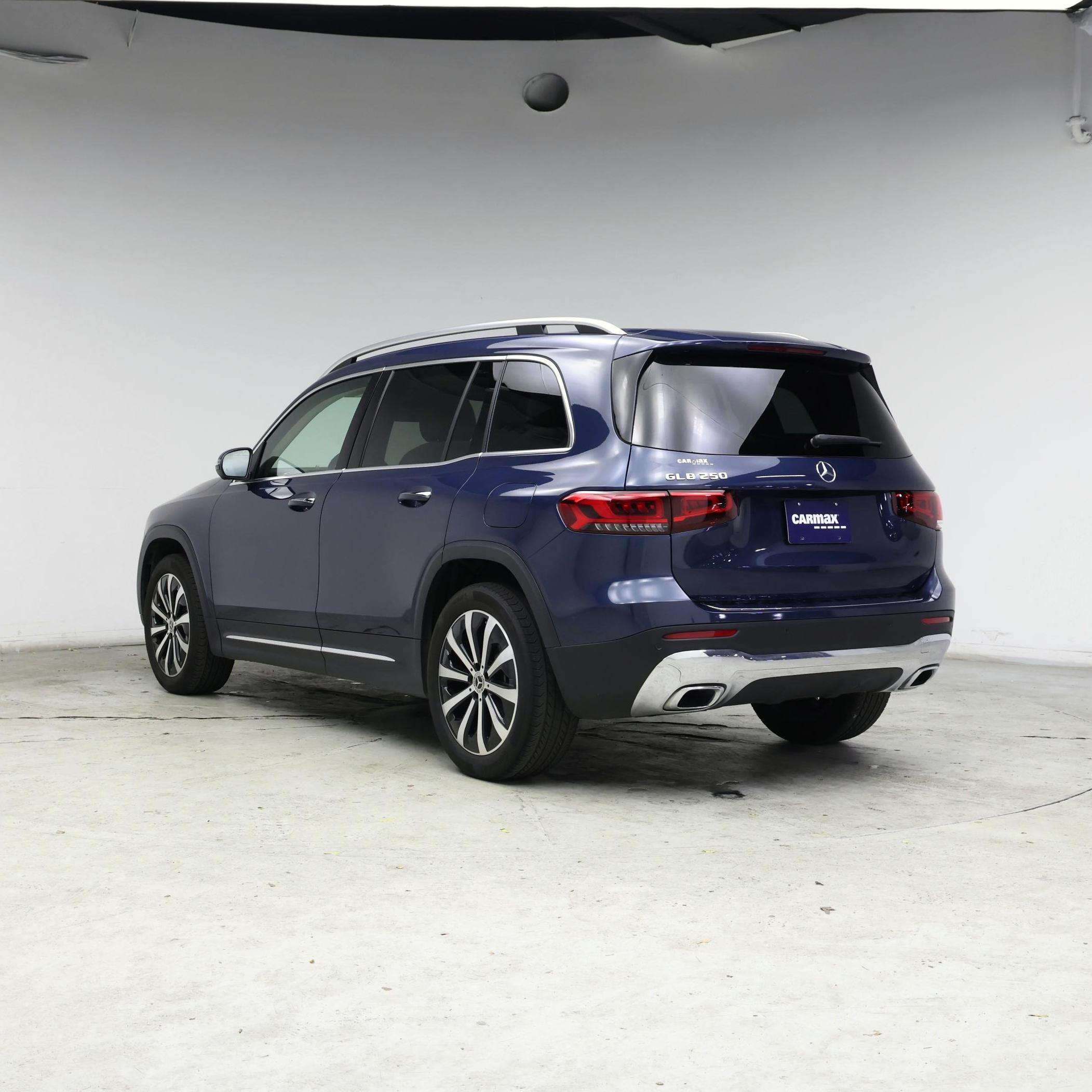 Thumbnail: 2023 Mercedes-Benz GLB - 2