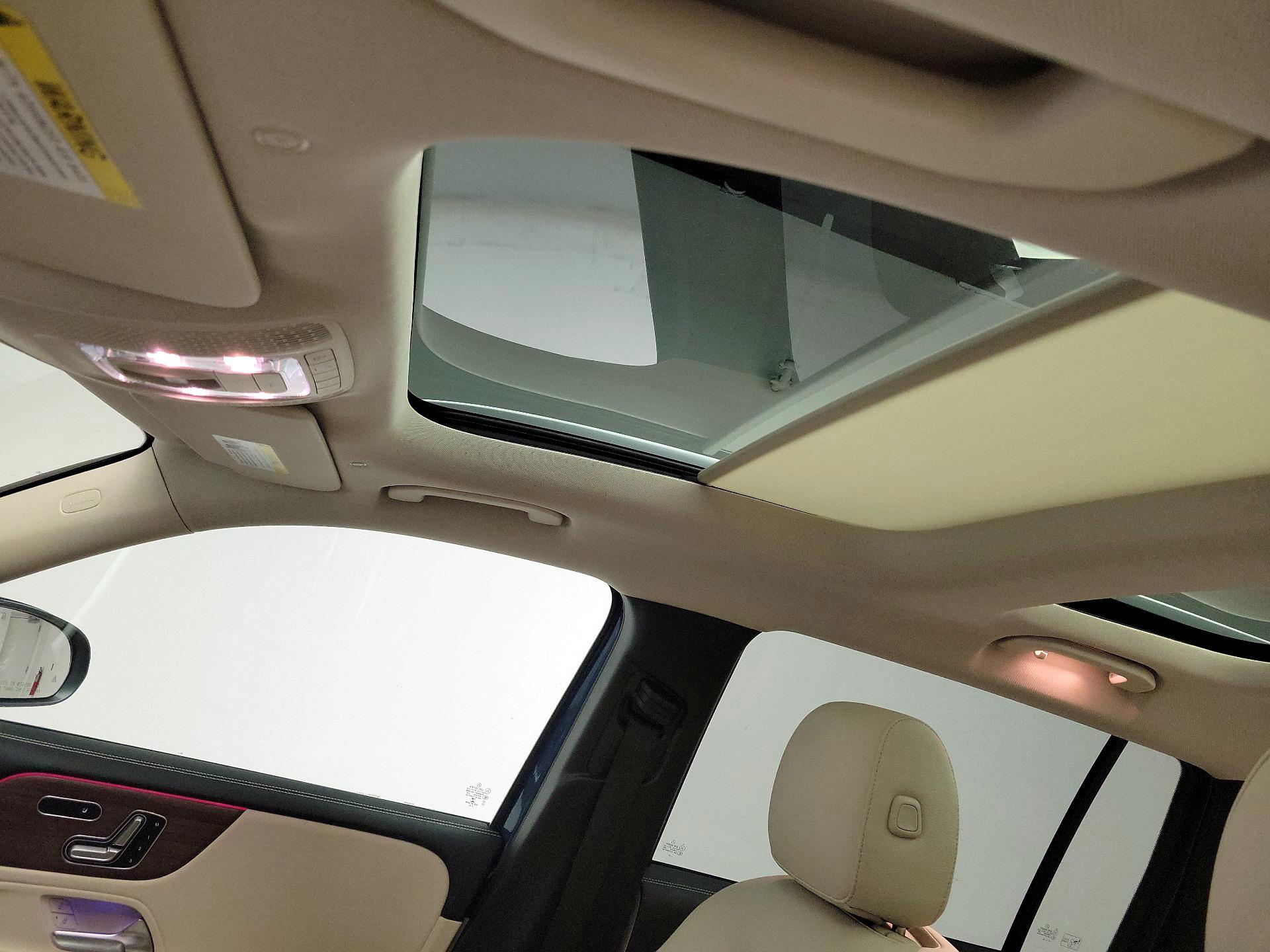 Thumbnail: 2023 Mercedes-Benz GLB - 19