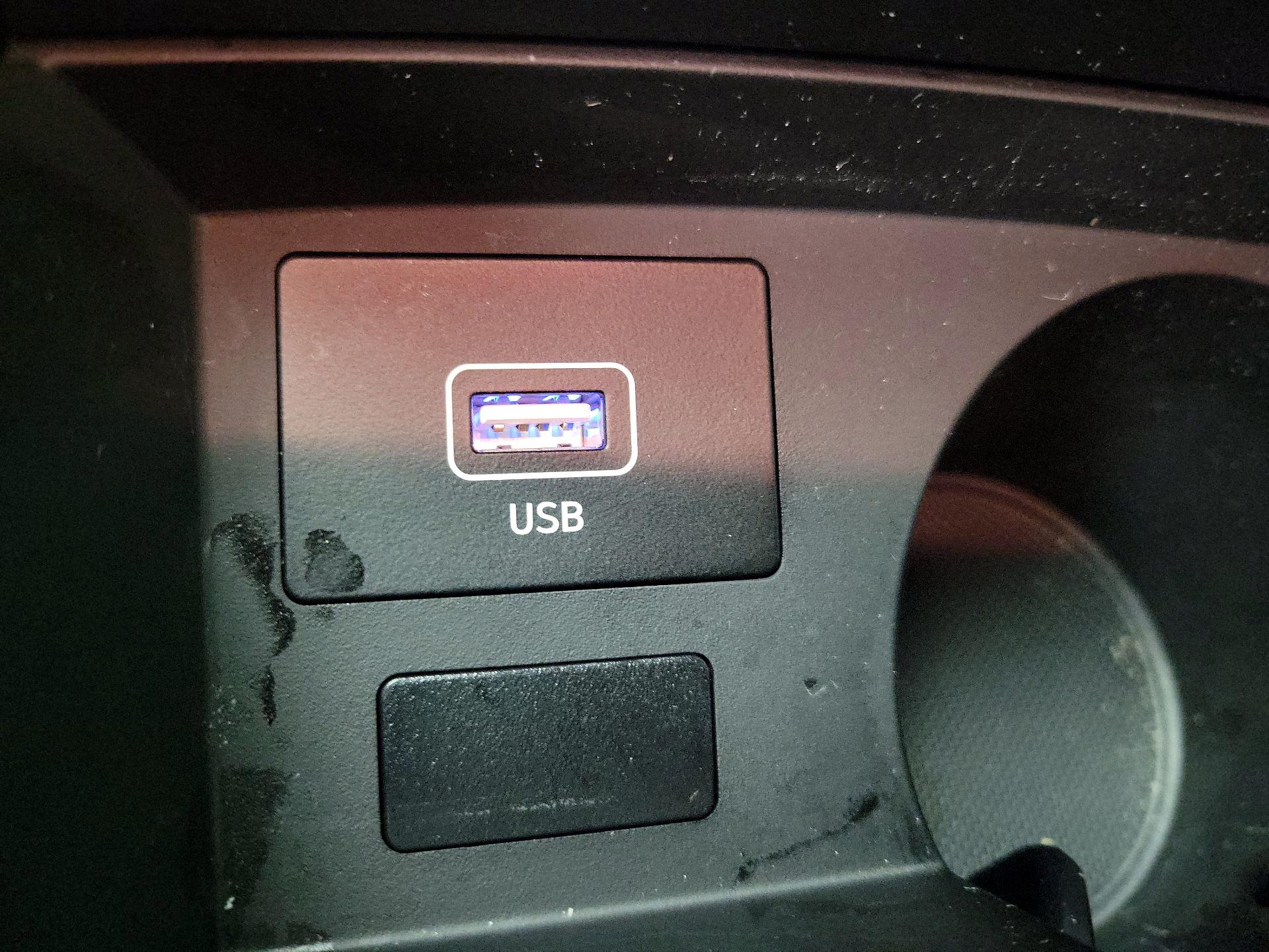 Thumbnail: 2022 Hyundai Santa Fe - 18