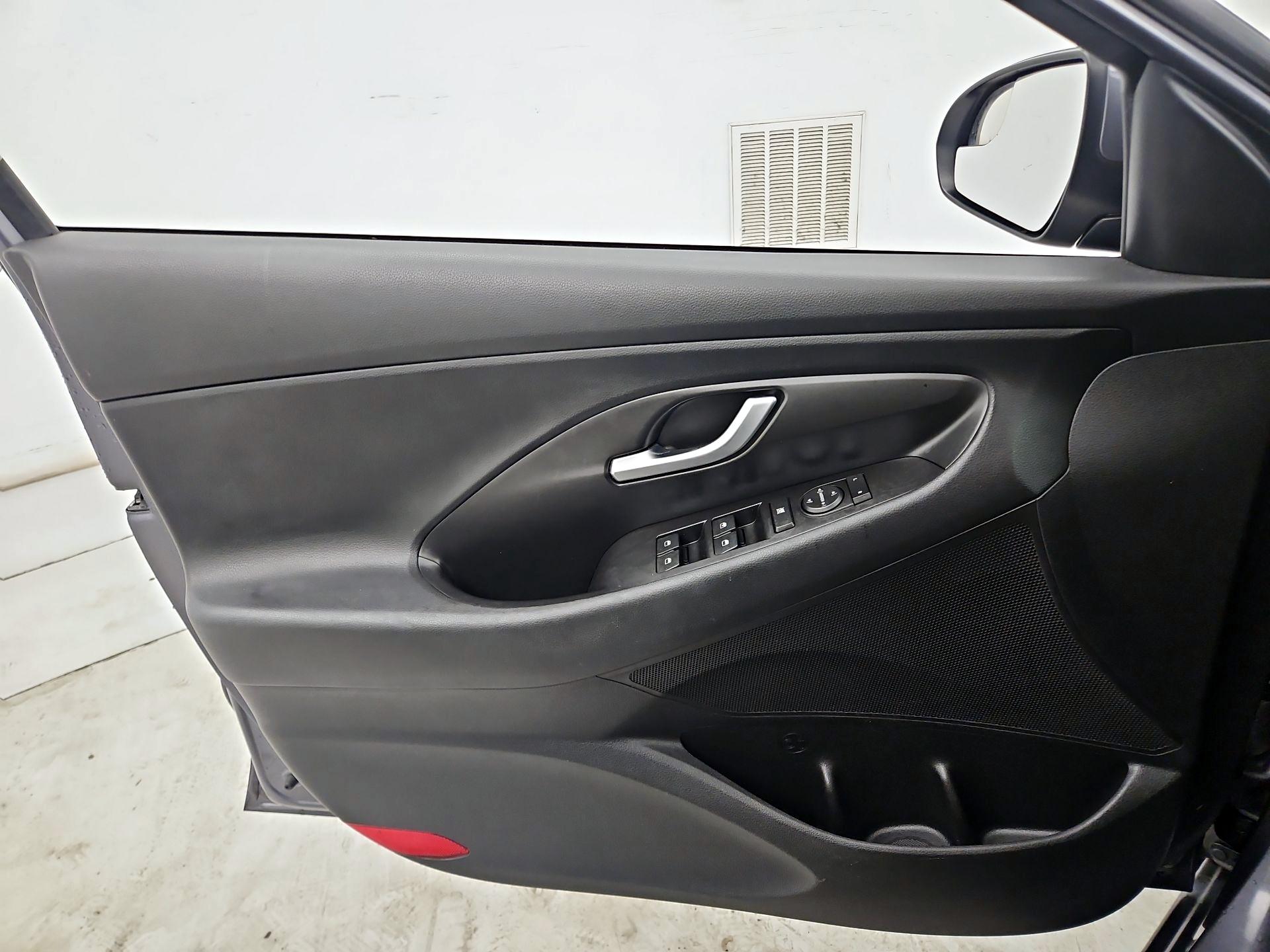 Thumbnail: 2019 Hyundai Elantra - 12