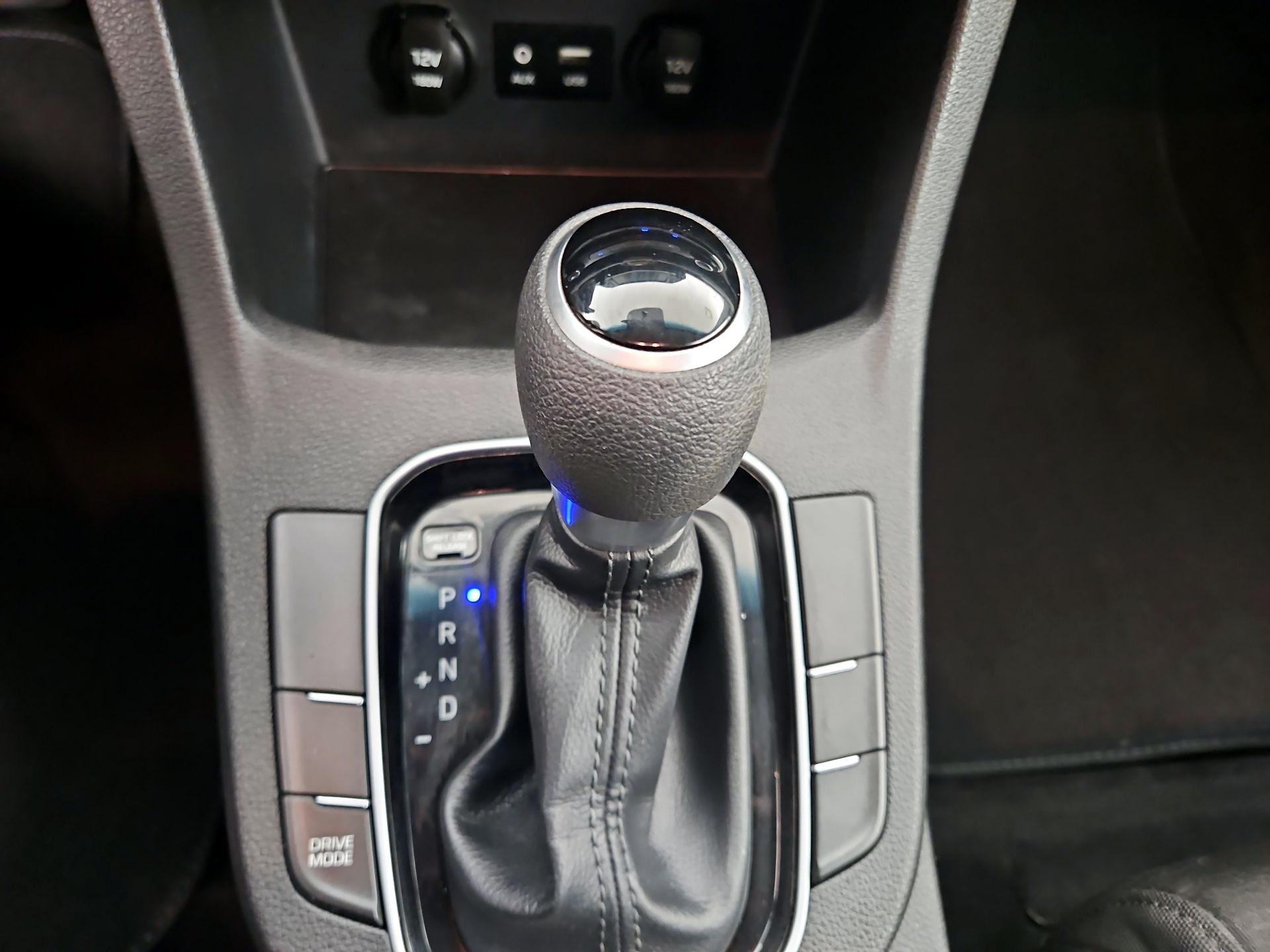 Thumbnail: 2019 Hyundai Elantra - 17