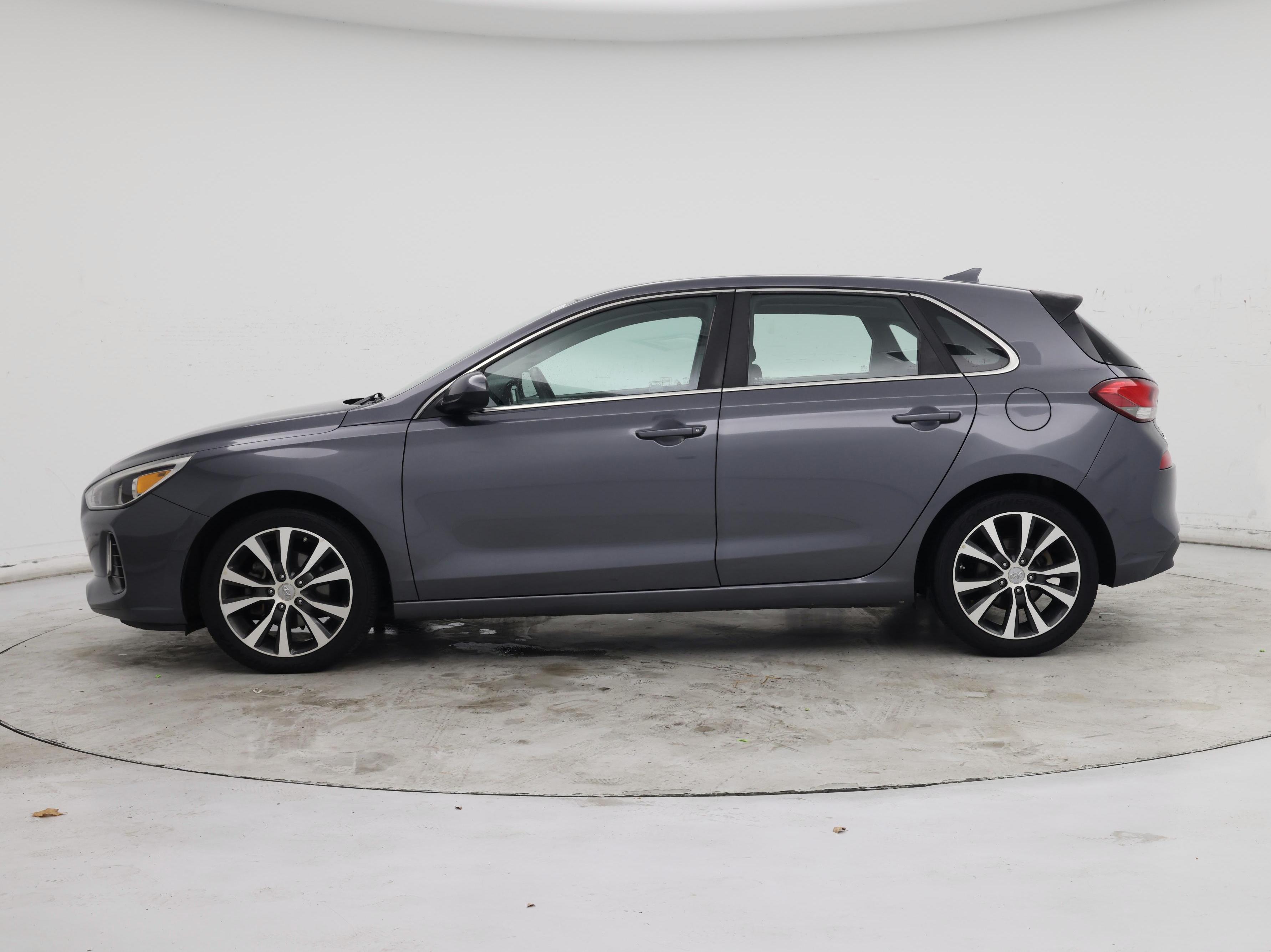Thumbnail: 2019 Hyundai Elantra - 3