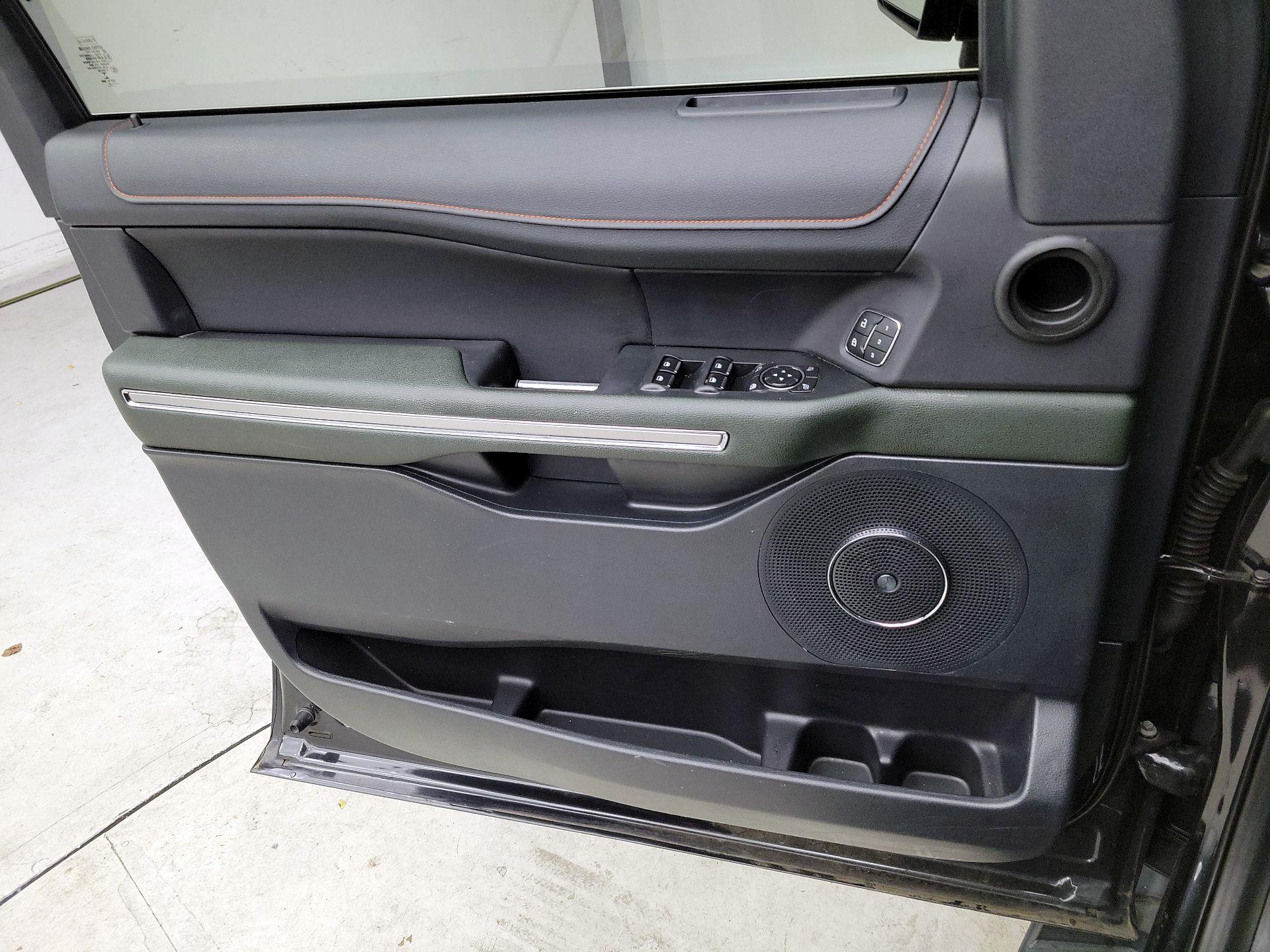 Thumbnail: 2022 Ford Expedition - 12