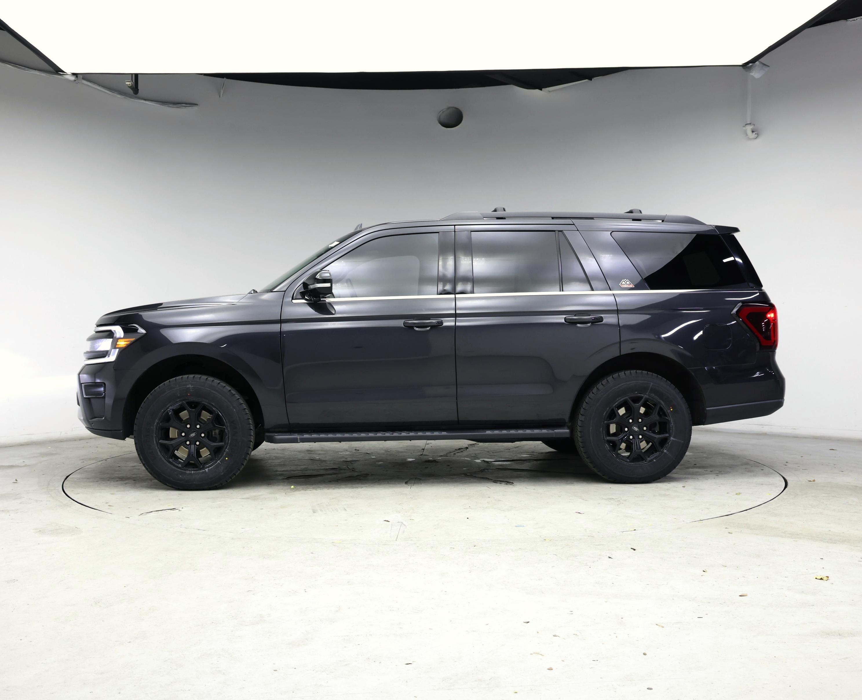 Thumbnail: 2022 Ford Expedition - 3