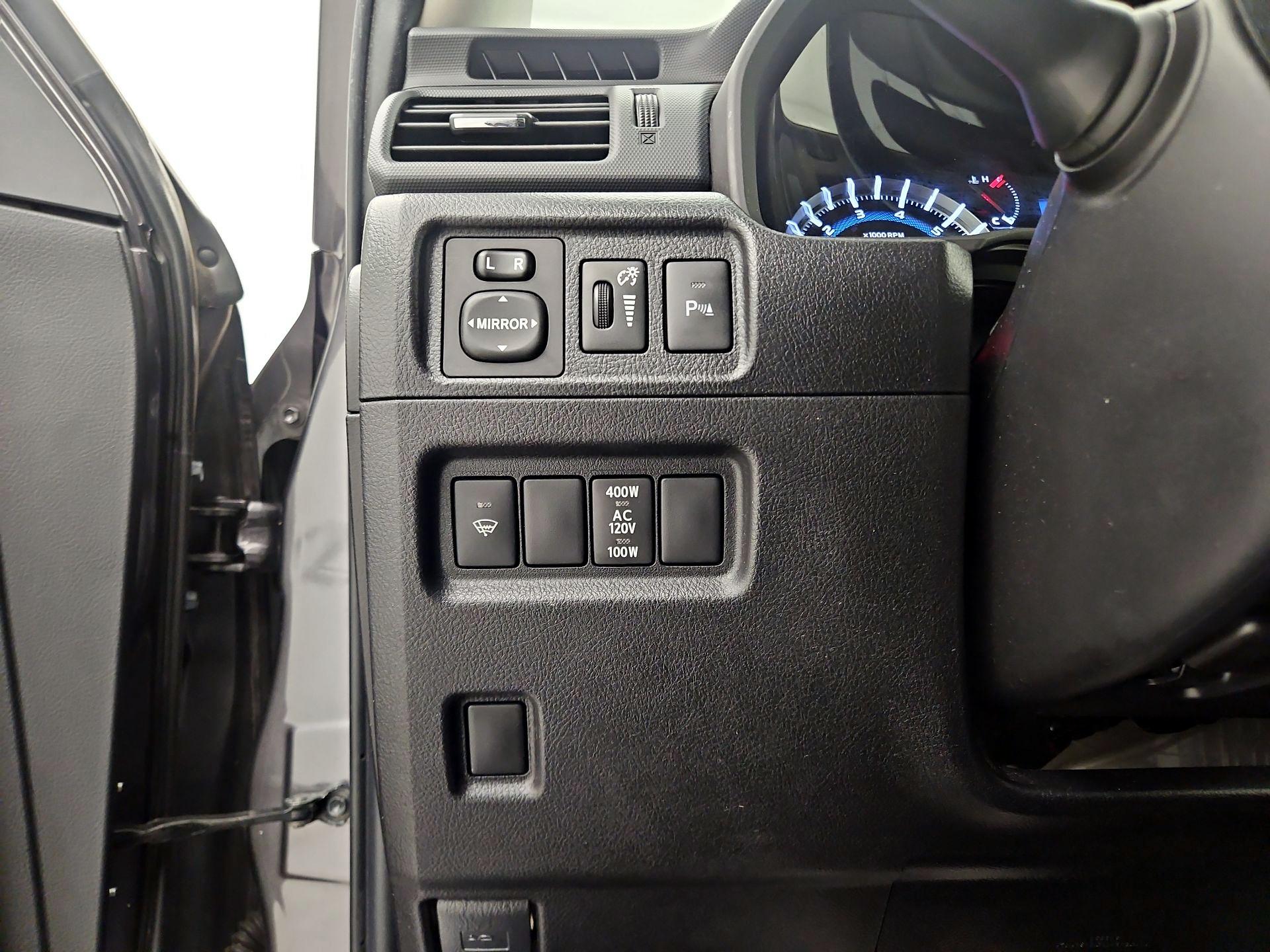 Thumbnail: 2017 Toyota 4Runner - 13