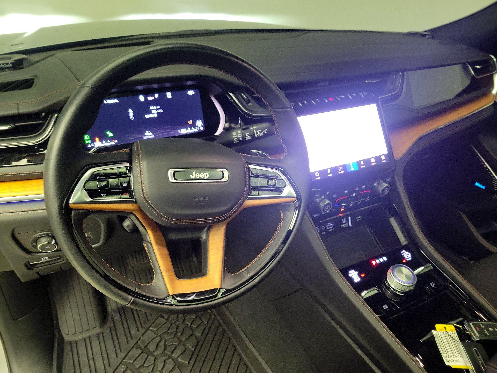 Thumbnail: 2023 Jeep Grand Cherokee - 9