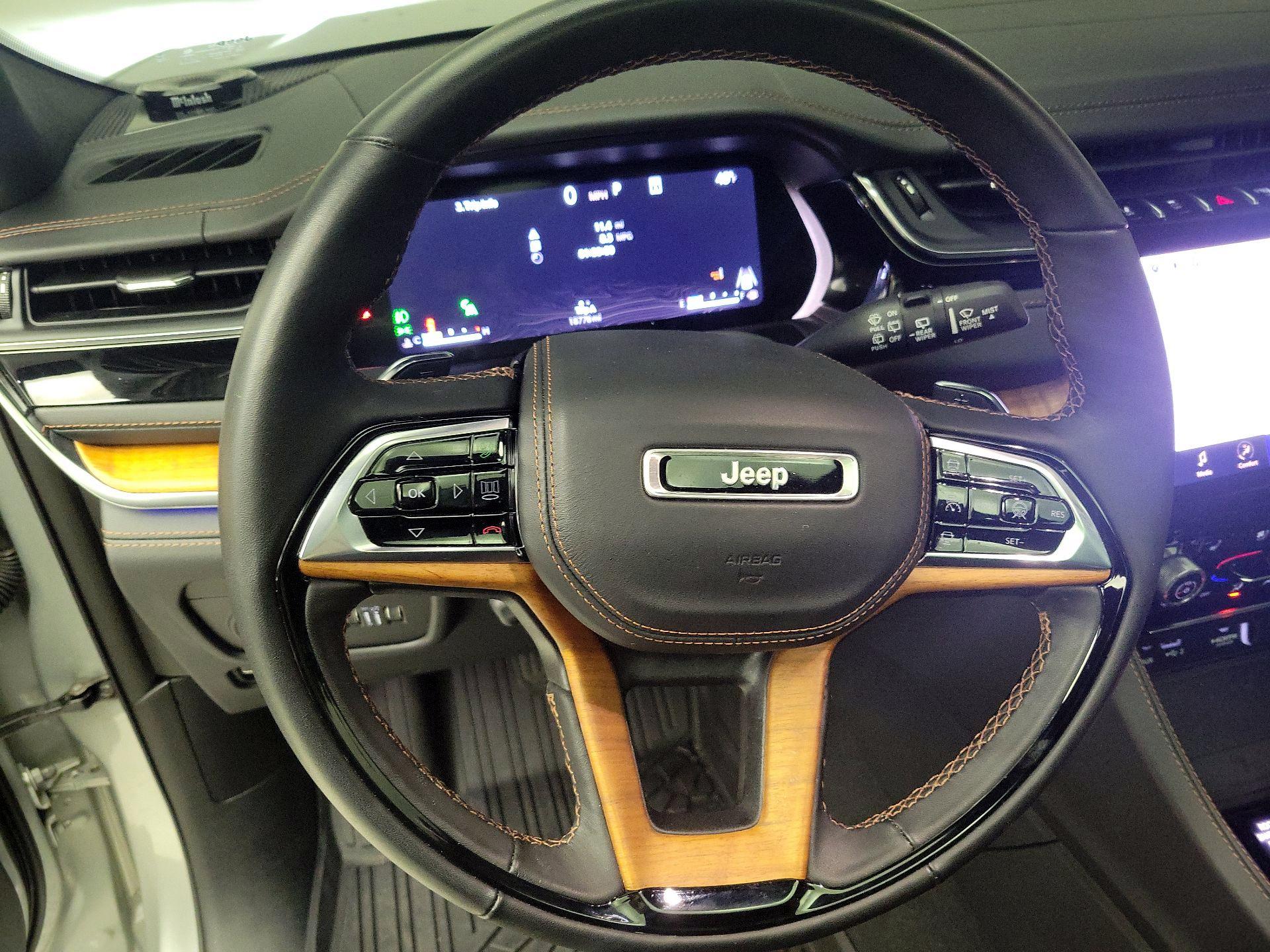 Thumbnail: 2023 Jeep Grand Cherokee - 10