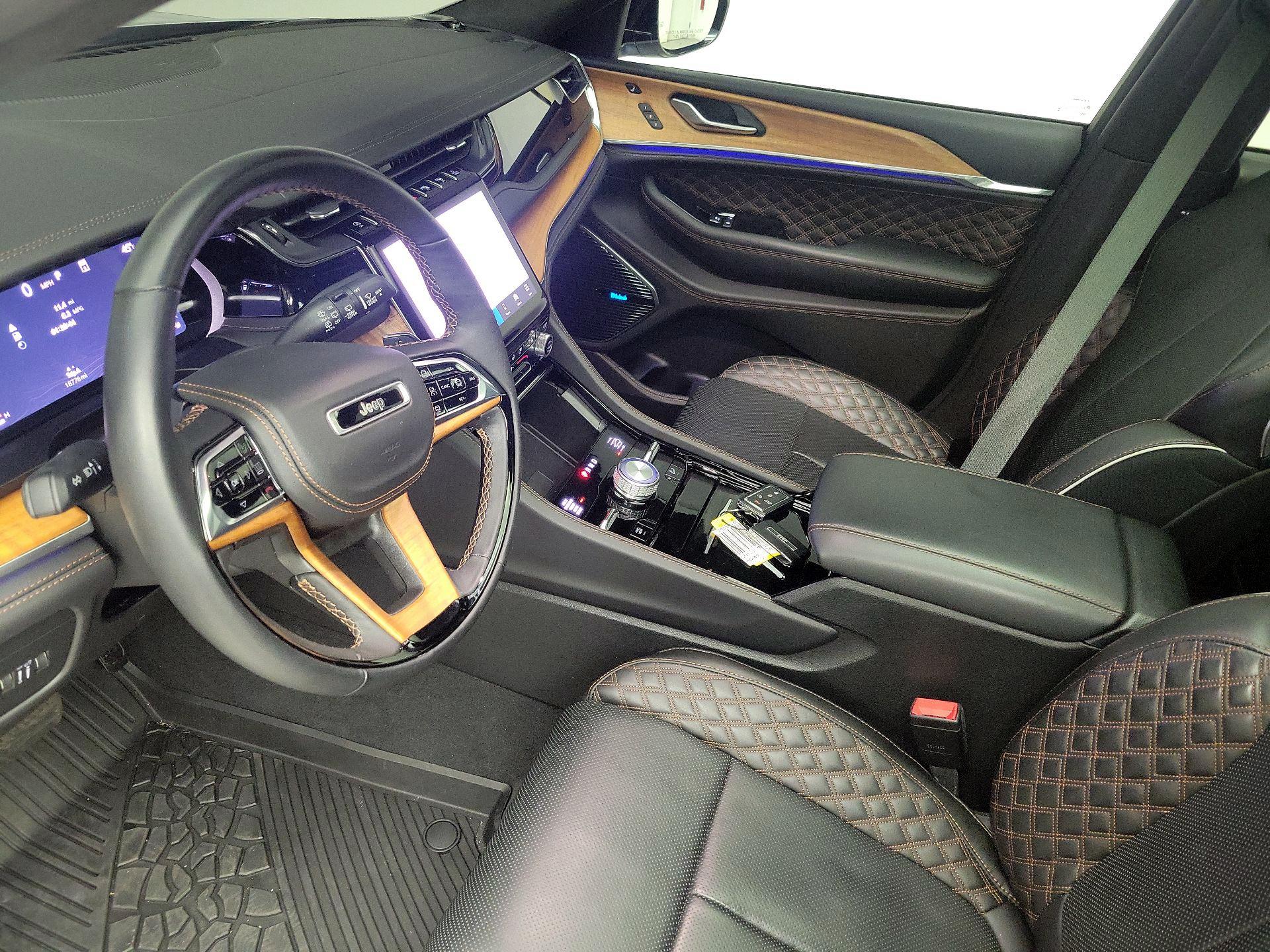 Thumbnail: 2023 Jeep Grand Cherokee - 11