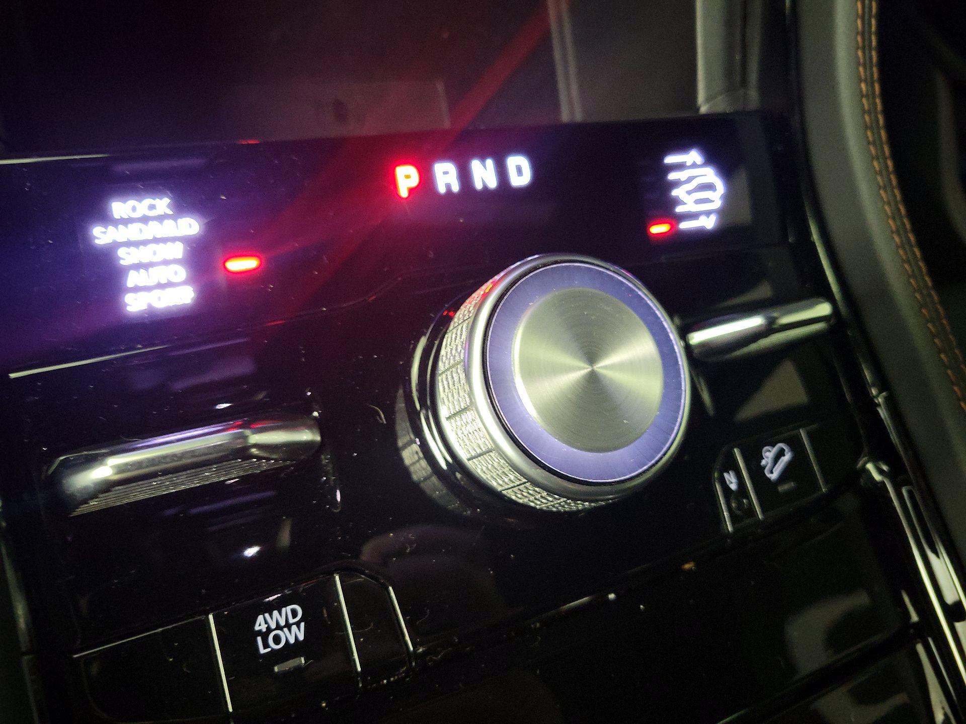 Thumbnail: 2023 Jeep Grand Cherokee - 18