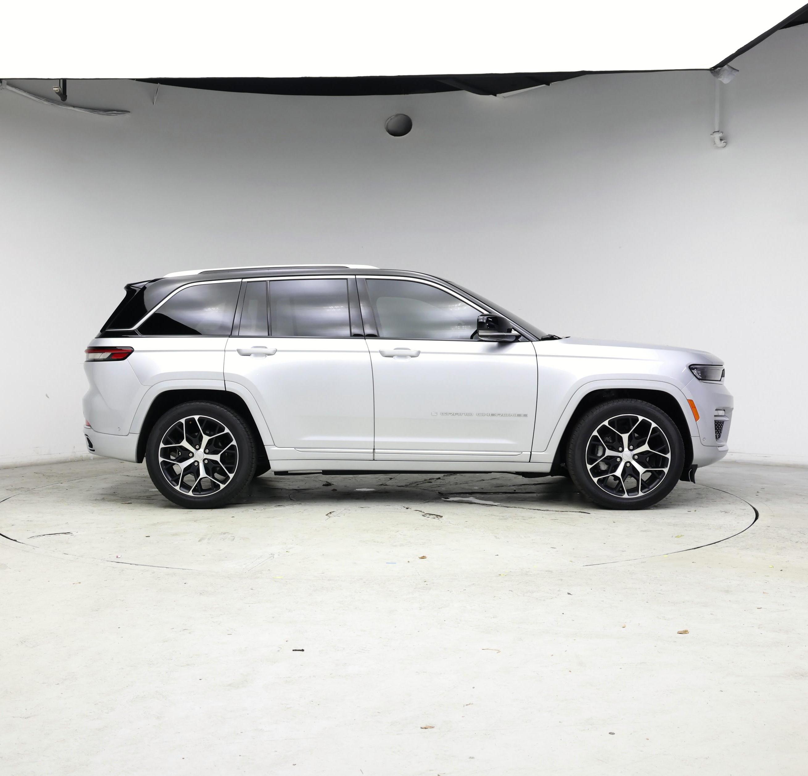 Thumbnail: 2023 Jeep Grand Cherokee - 7