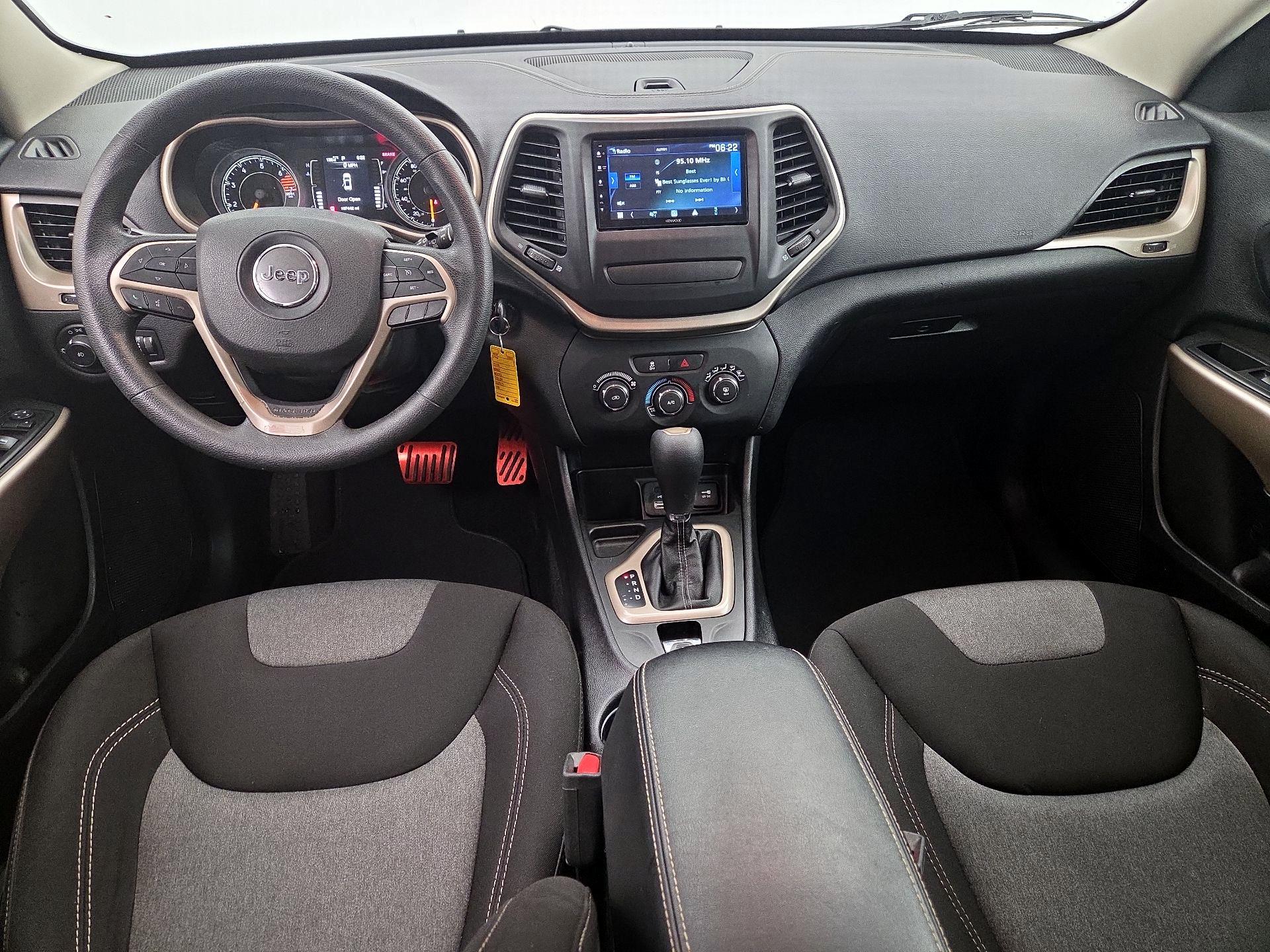 Thumbnail: 2018 Jeep Cherokee - 9