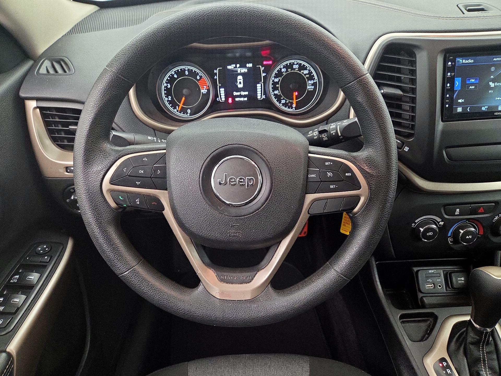 Thumbnail: 2018 Jeep Cherokee - 10