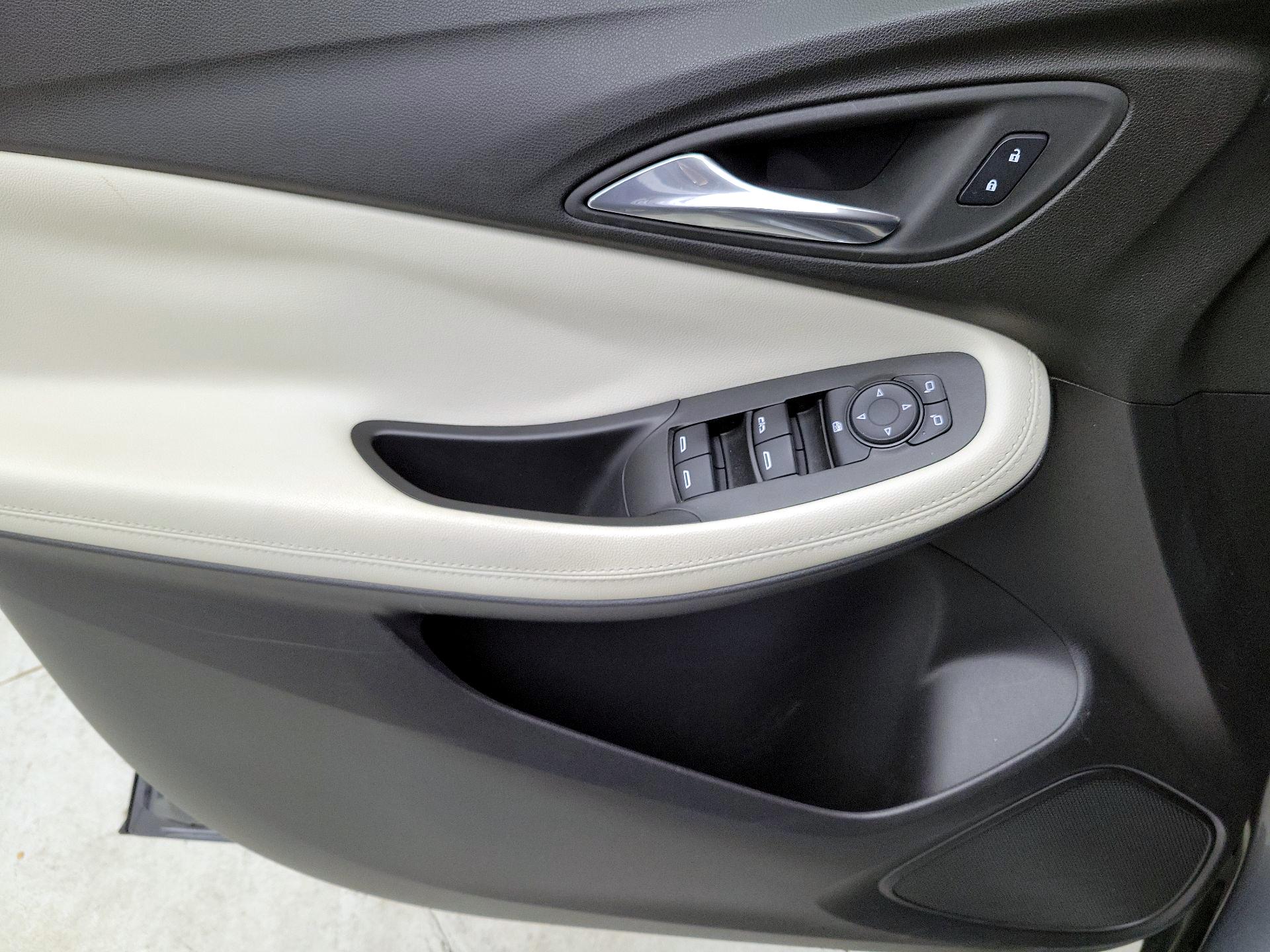 Thumbnail: 2022 Buick Encore GX - 12