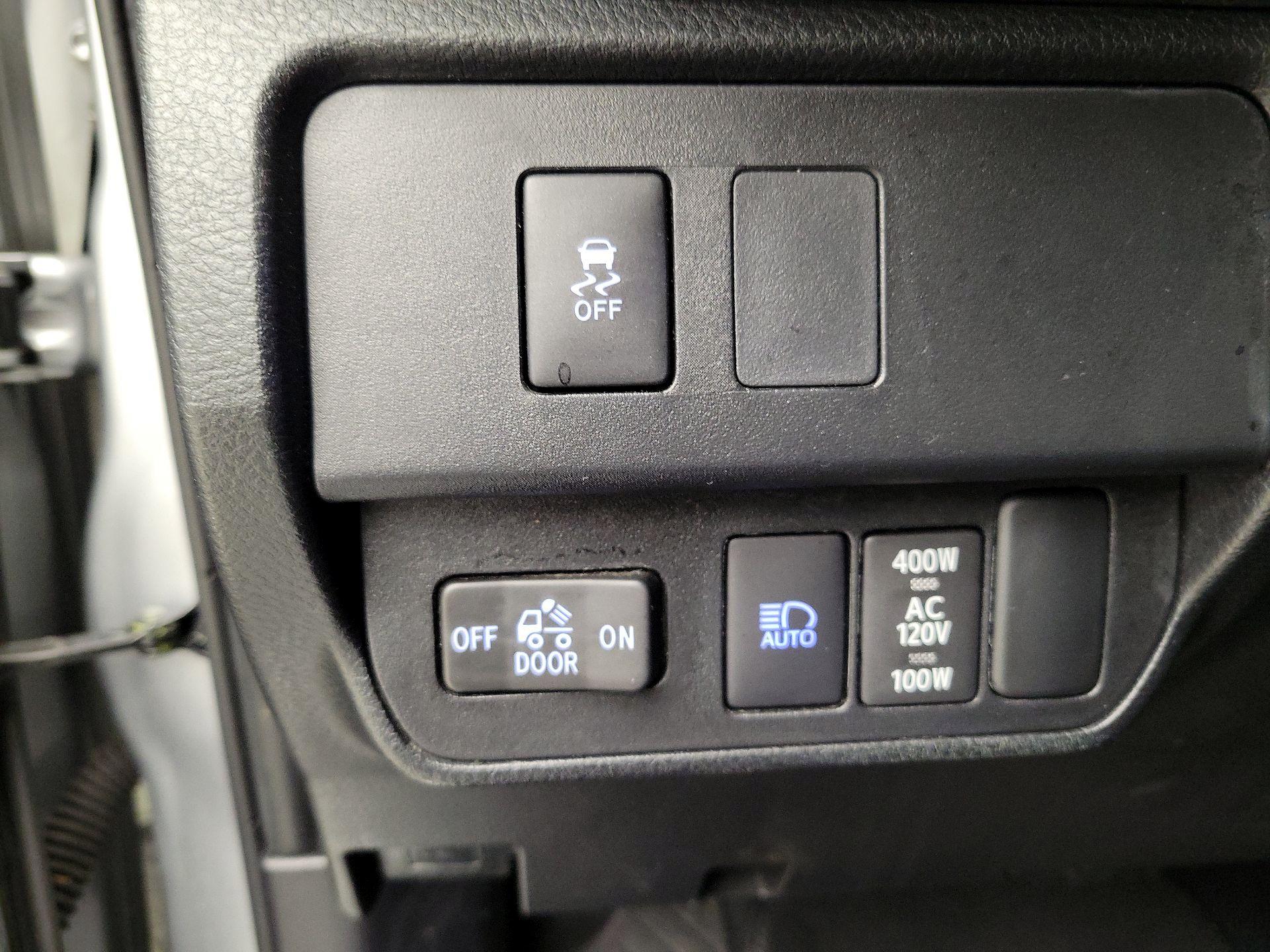 Thumbnail: 2023 Toyota Tacoma - 13